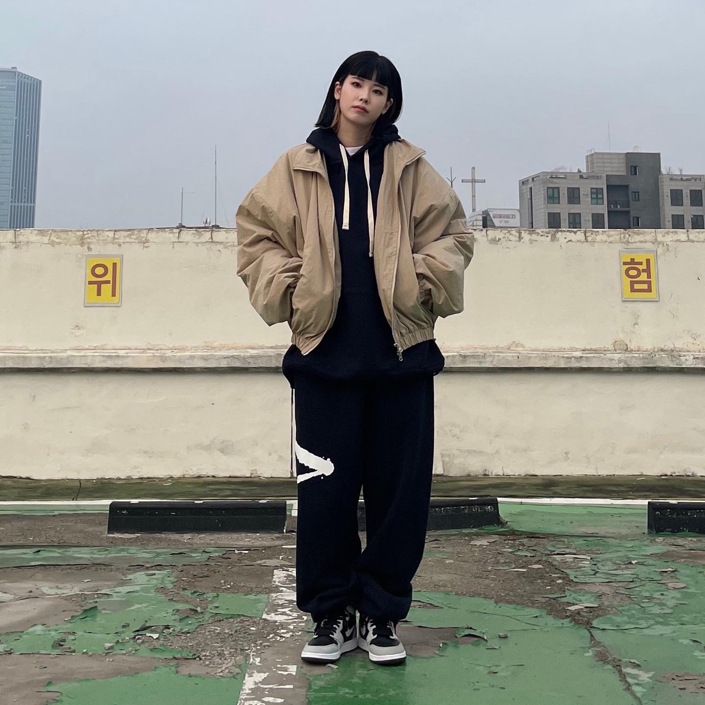 Jordan 1 Retro High OG Shadow 2.0, (GS) Jordan 1 Retro High OG Shadow 2.0 착용 스타일 - 1