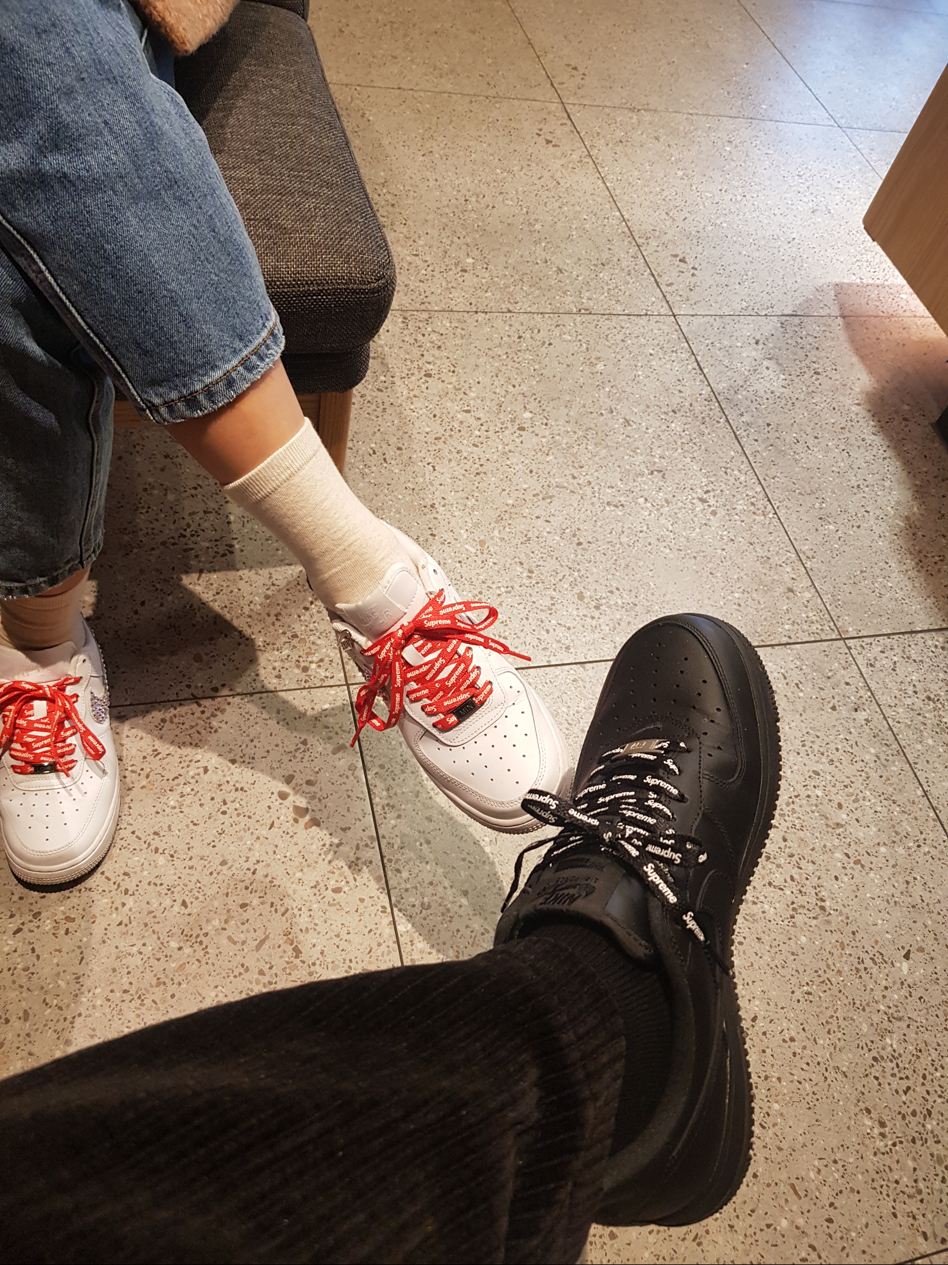 Nike x Supreme Air Force 1 Low Black 착용 스타일