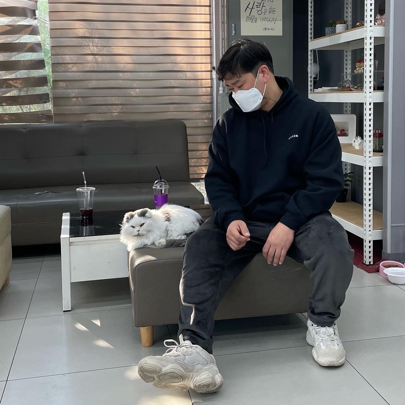 Adidas Yeezy 500 Salt 착용 스타일