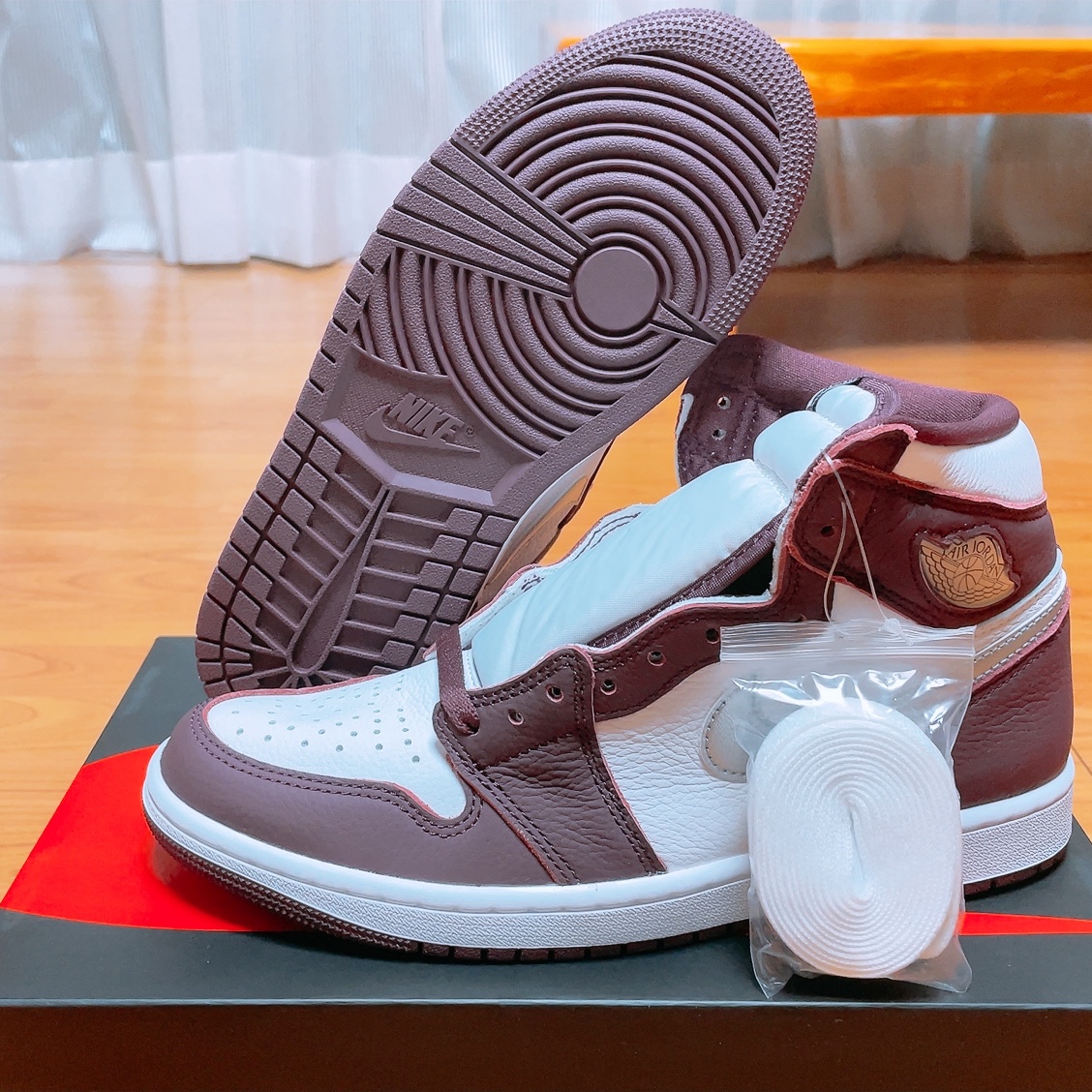 Jordan 1 Retro High OG Bordeaux 착용 스타일 - 2