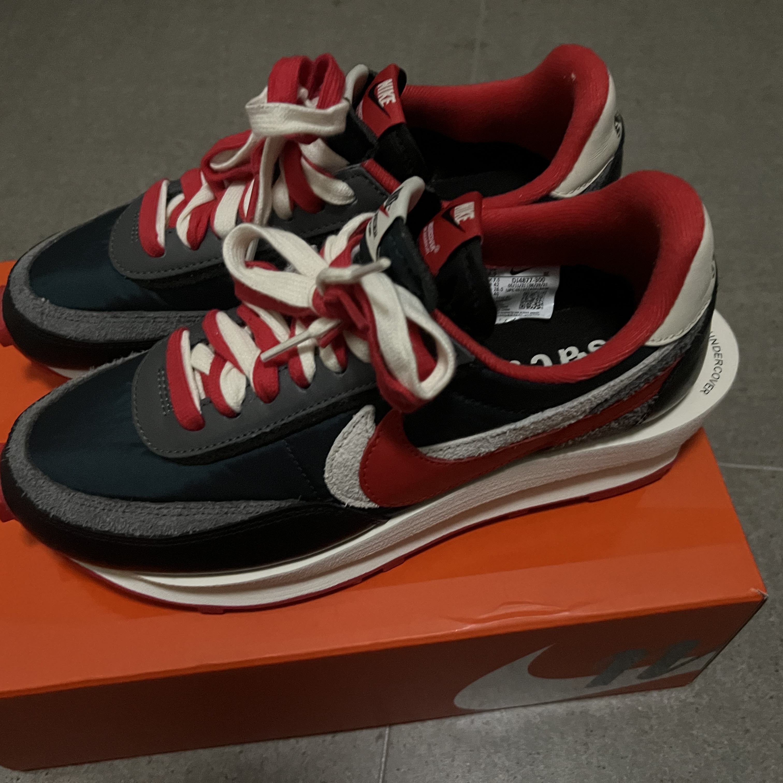 Nike x Sacai x Undercover LDWaffle Midnight Spruce University Red 착용 스타일