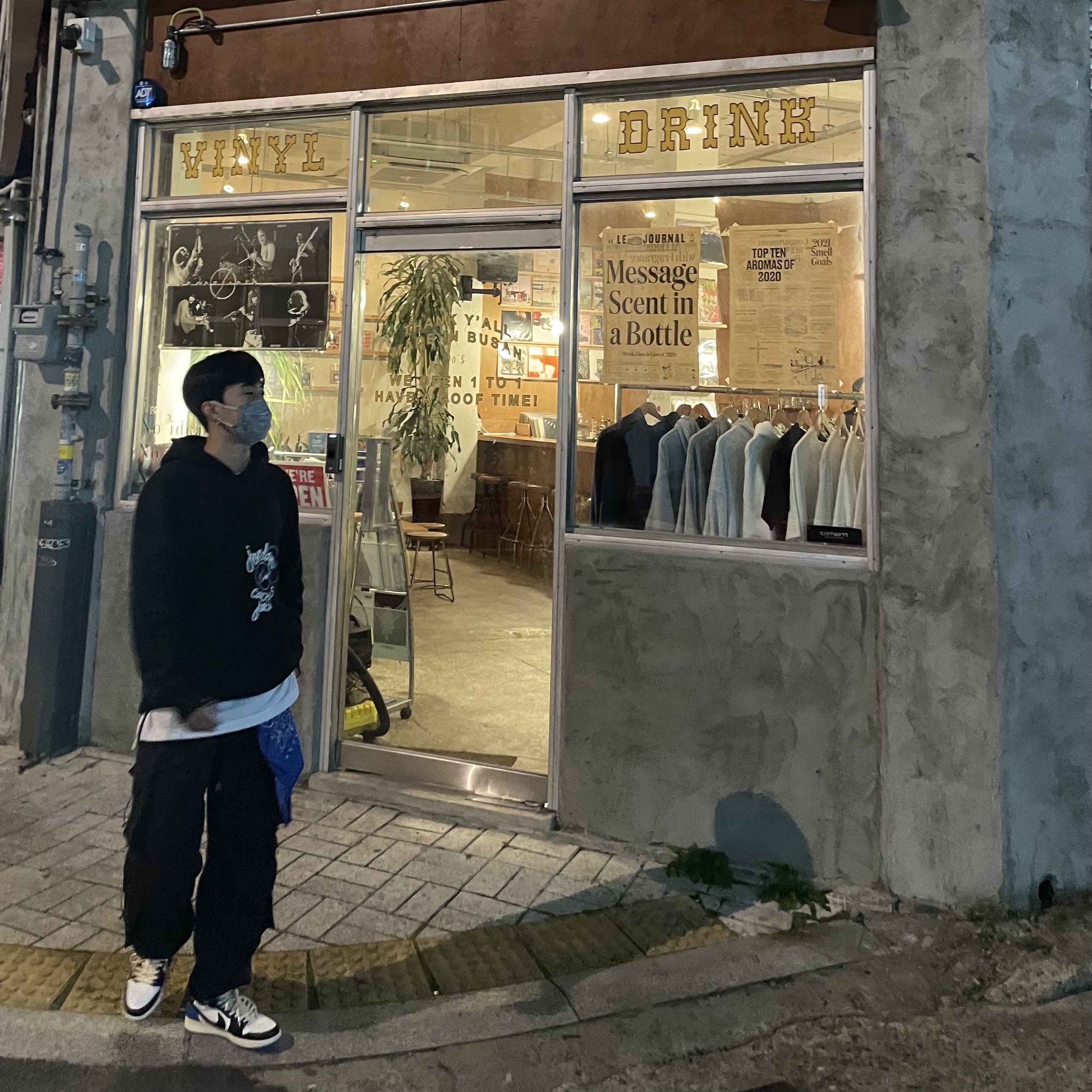 Jordan 1 x Travis Scott x Fragment Retro Low OG SP Military Blue, Jordan x Travis Scott x Fragment Hoodie Black (DJ0615-010) 착용 스타일