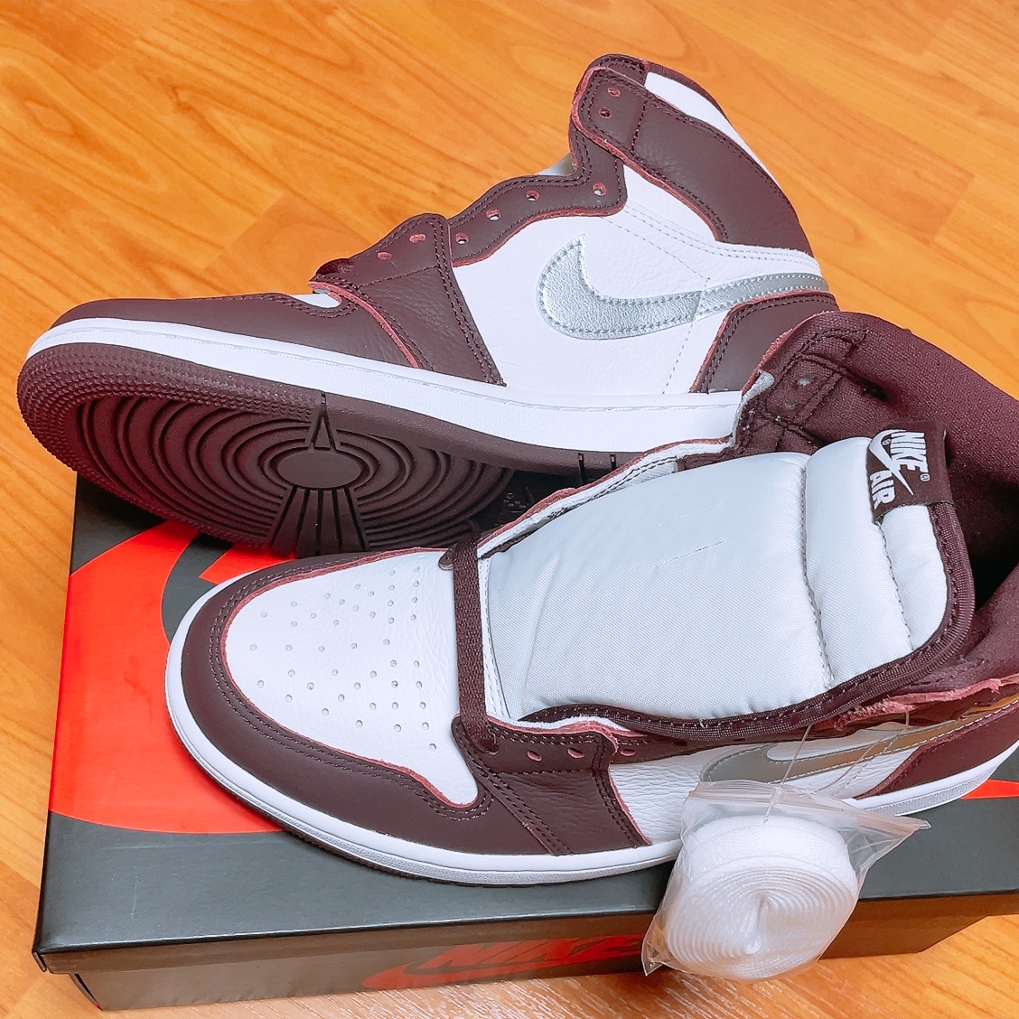 Jordan 1 Retro High OG Bordeaux 착용 스타일 - 4