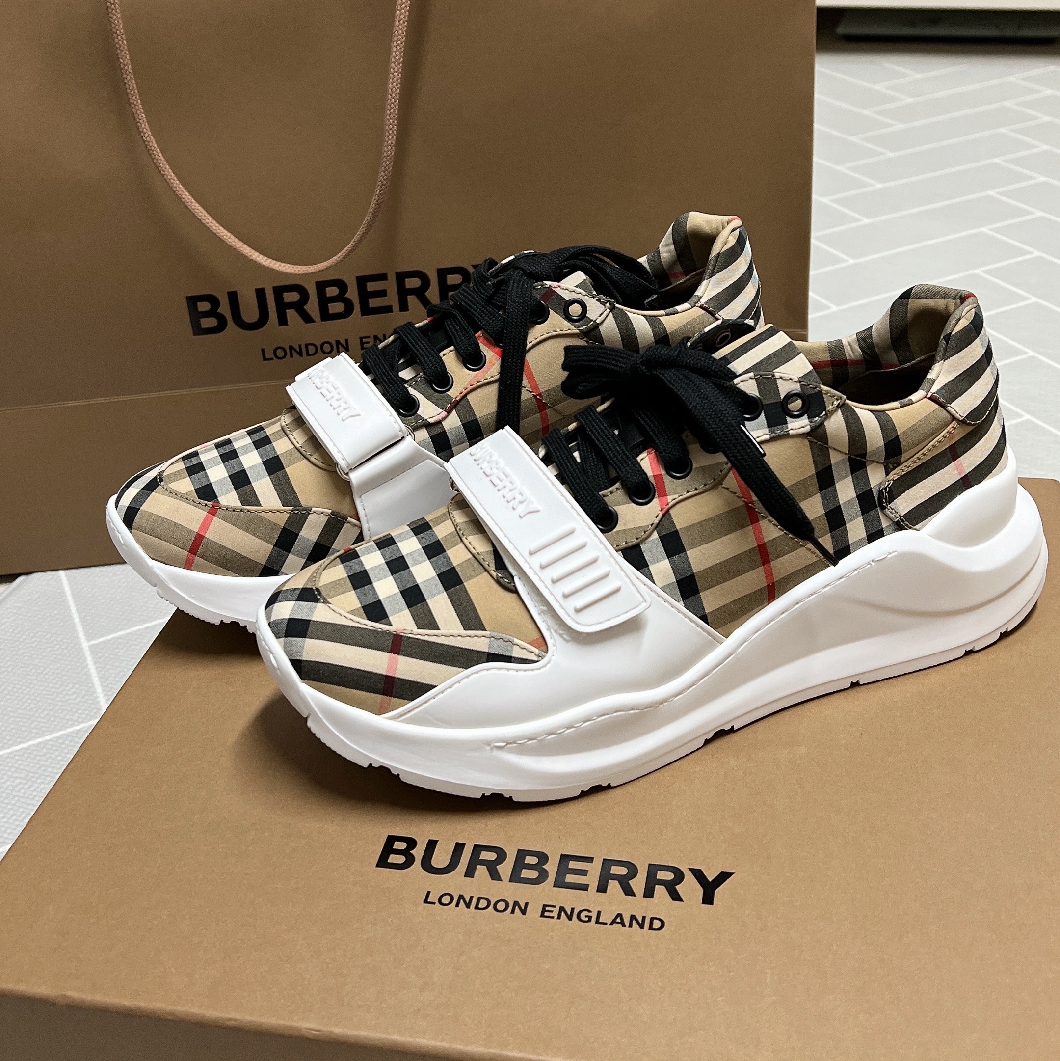 Balenciaga Track Sneakers White Orange 2019 착용 스타일 - 3