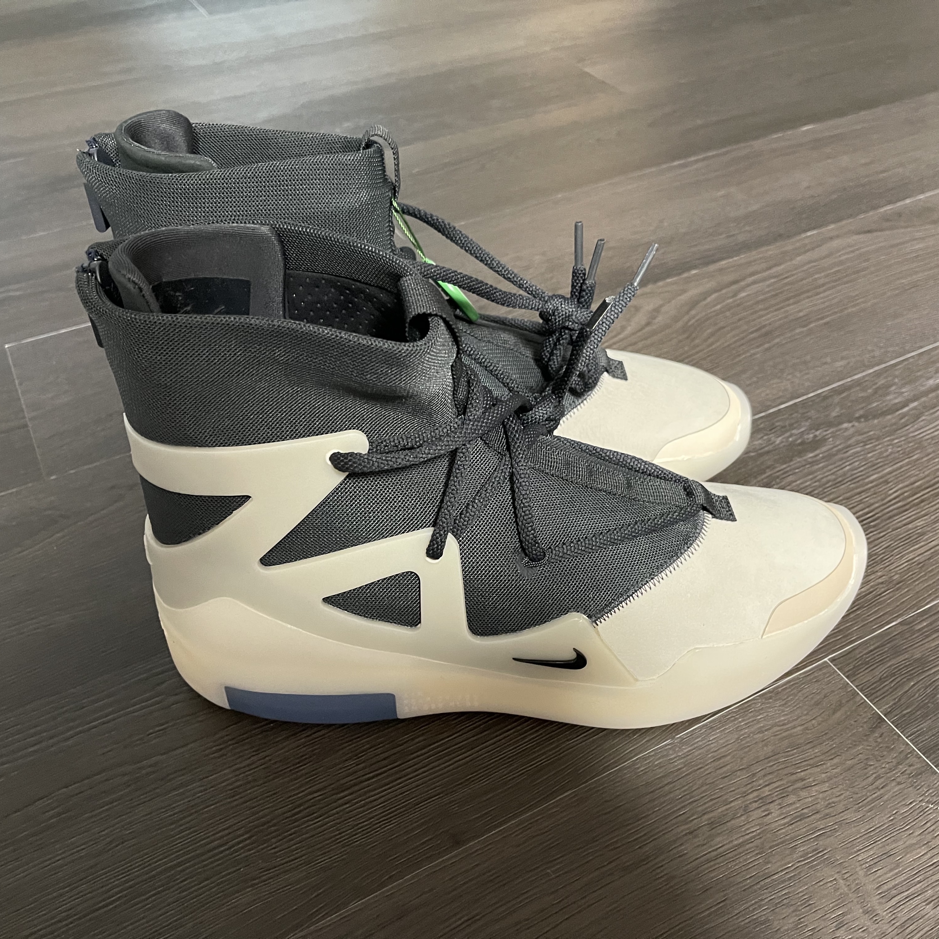 Nike x Fear of God Air Fear of God 1 String The Question 착용 스타일