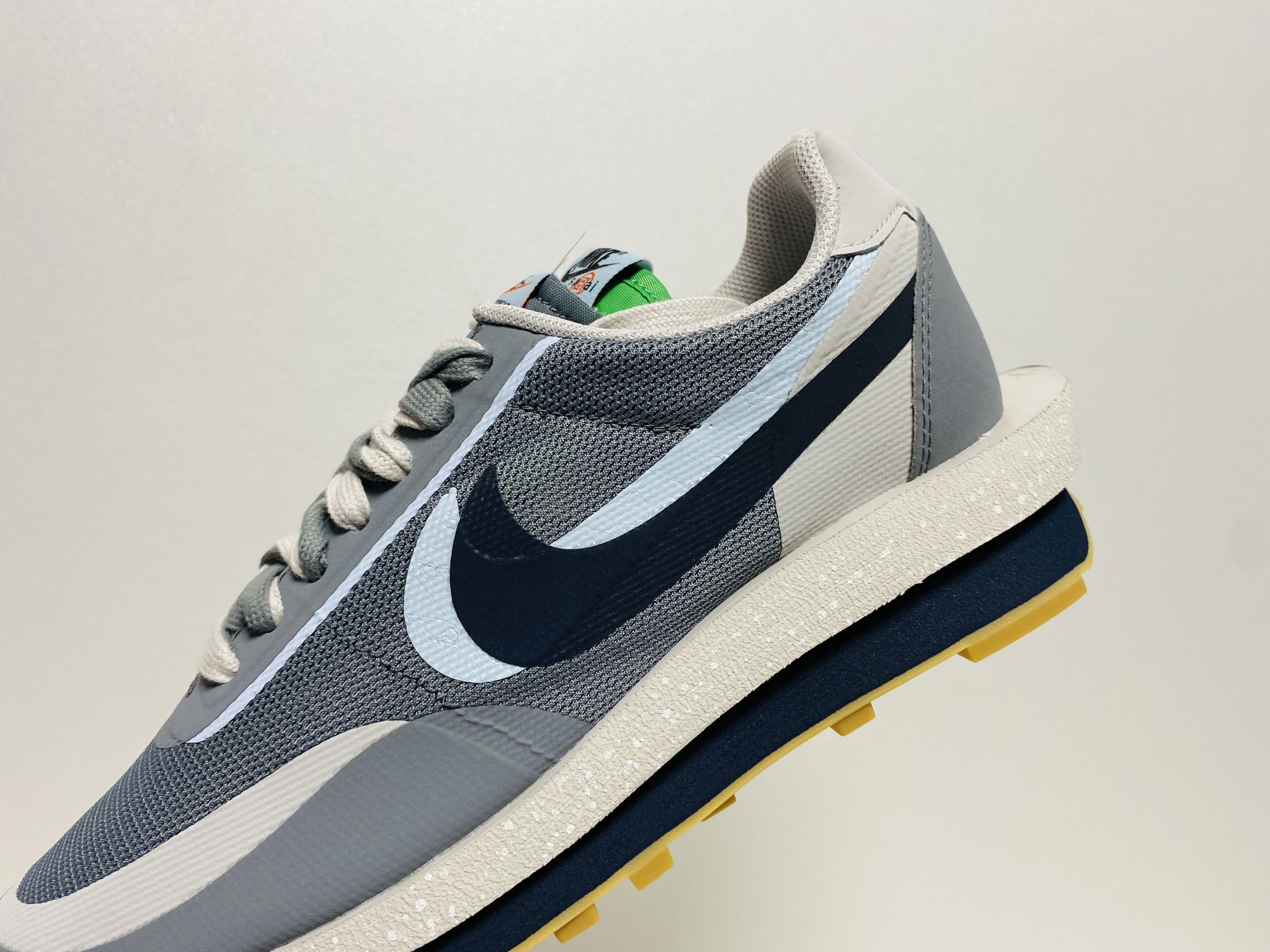 Nike x Sacai x Clot LDWaffle Cool Grey 착용 스타일 - 3