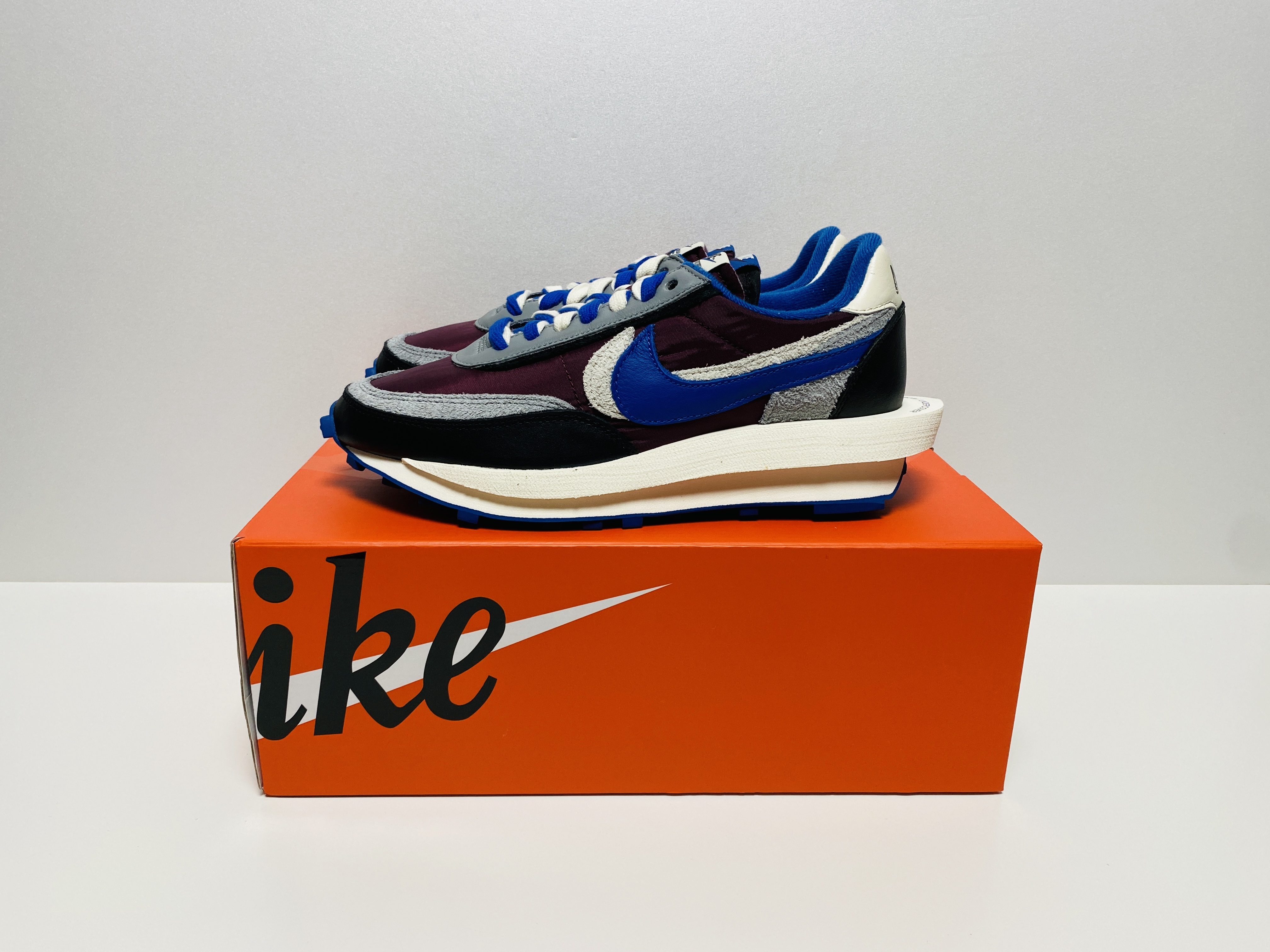 Nike x Sacai x Undercover LDWaffle Night Maroon Team Royal 착용 스타일 - 1