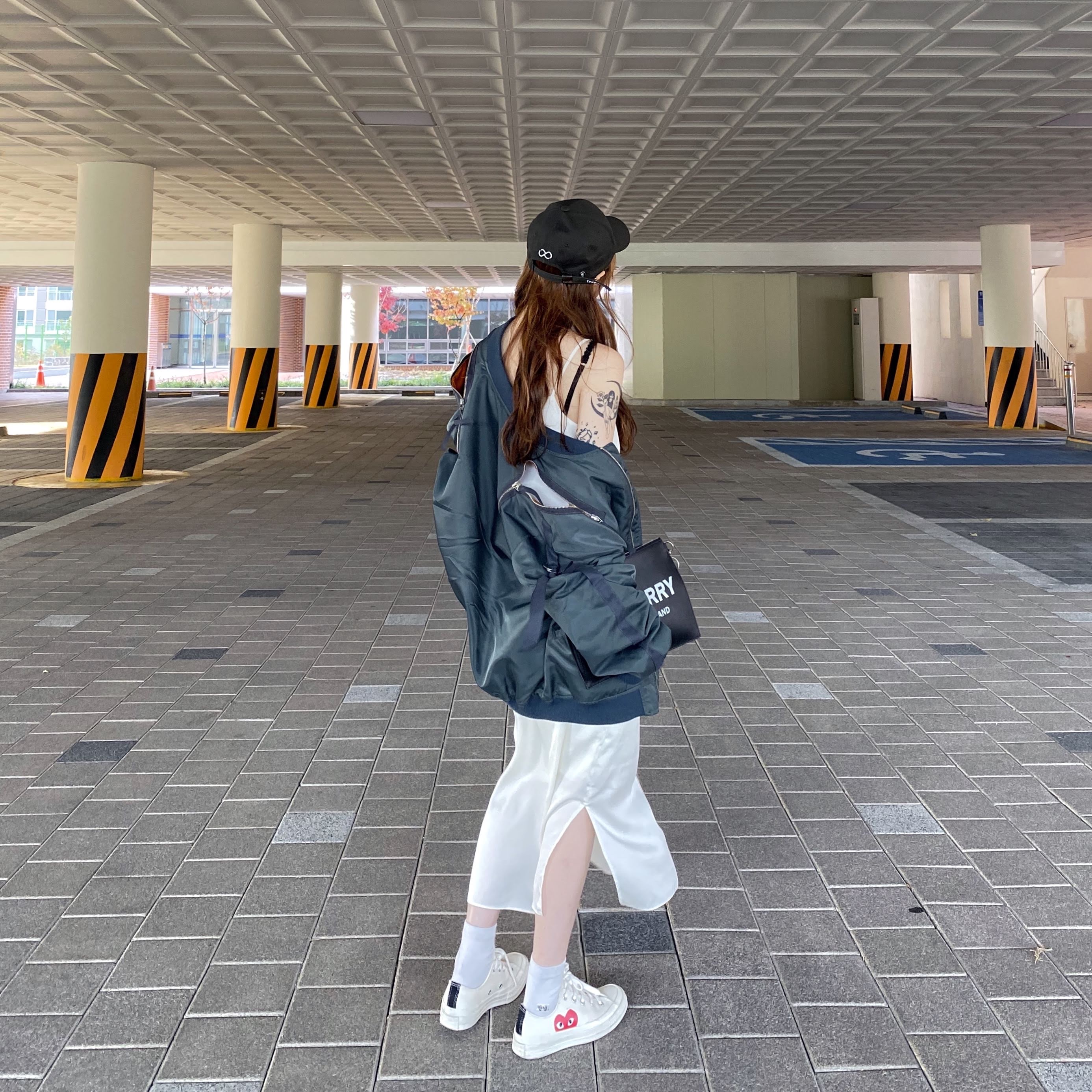 Converse x Play Comme des Garcons Chuck 70 Ox White 착용 스타일