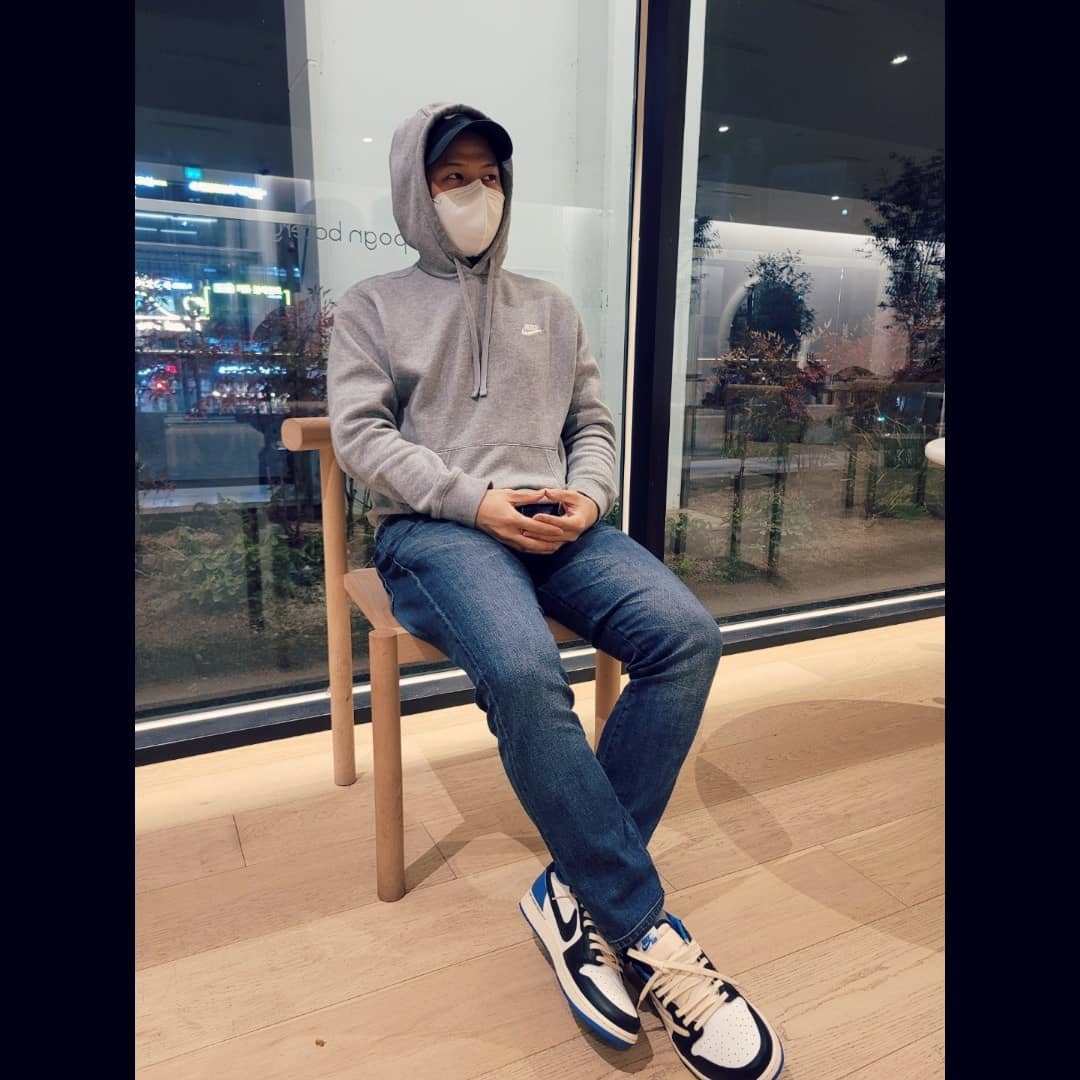 Jordan 1 x Travis Scott x Fragment Retro Low OG SP Military Blue 착용 스타일
