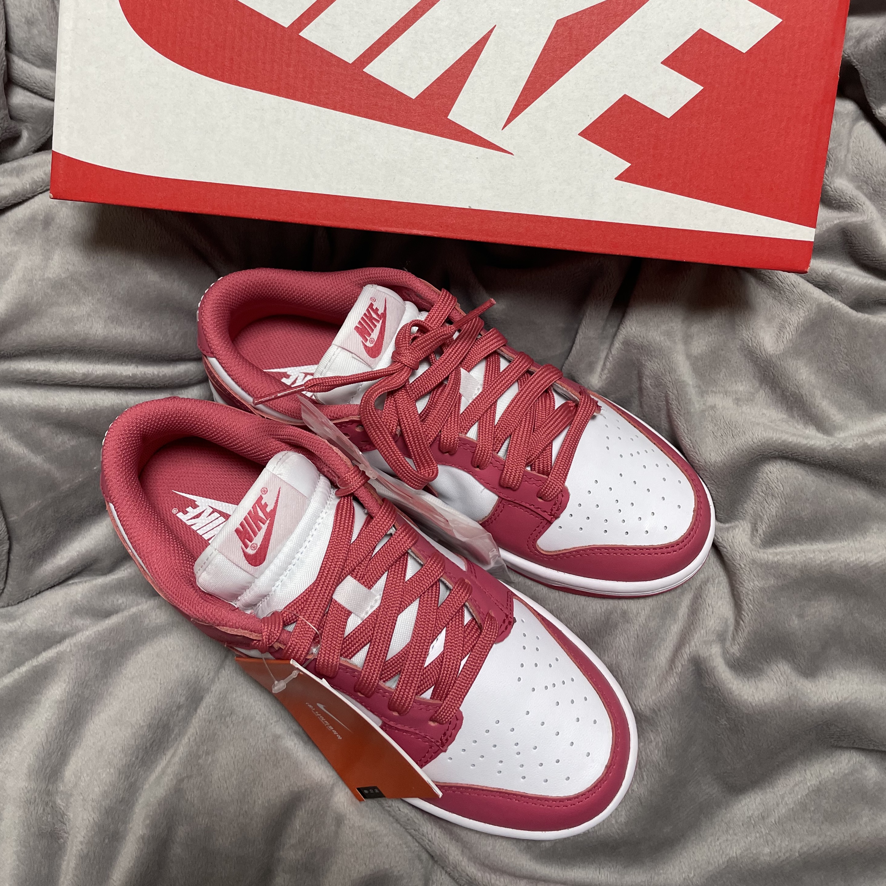 (W) Nike Dunk Low Archeo Pink 착용 스타일 - 1
