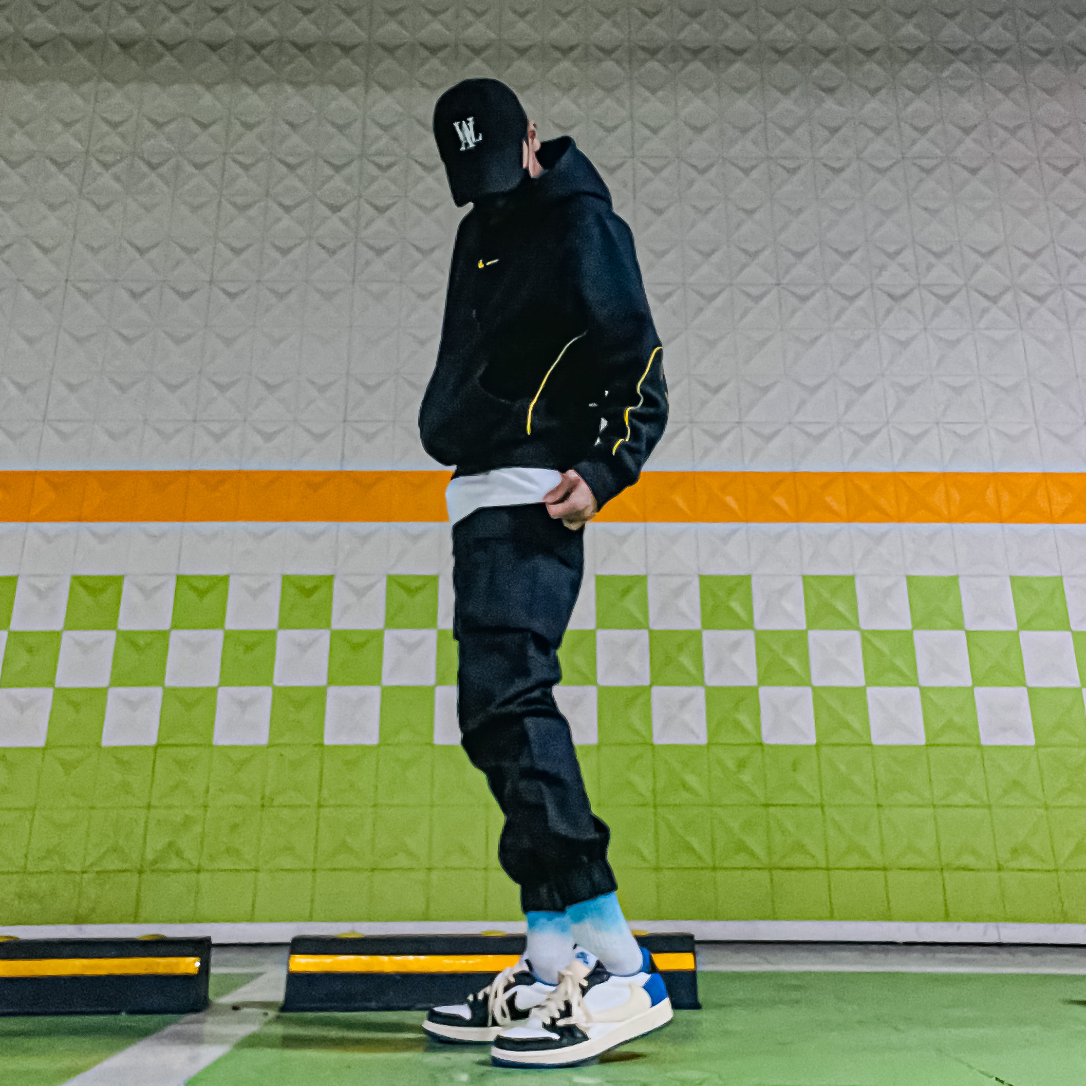 Jordan 1 x Travis Scott x Fragment Retro Low OG SP Military Blue, Nike x Drake Nocta Essential Hoodie Black - Asia 착용 스타일 - 4