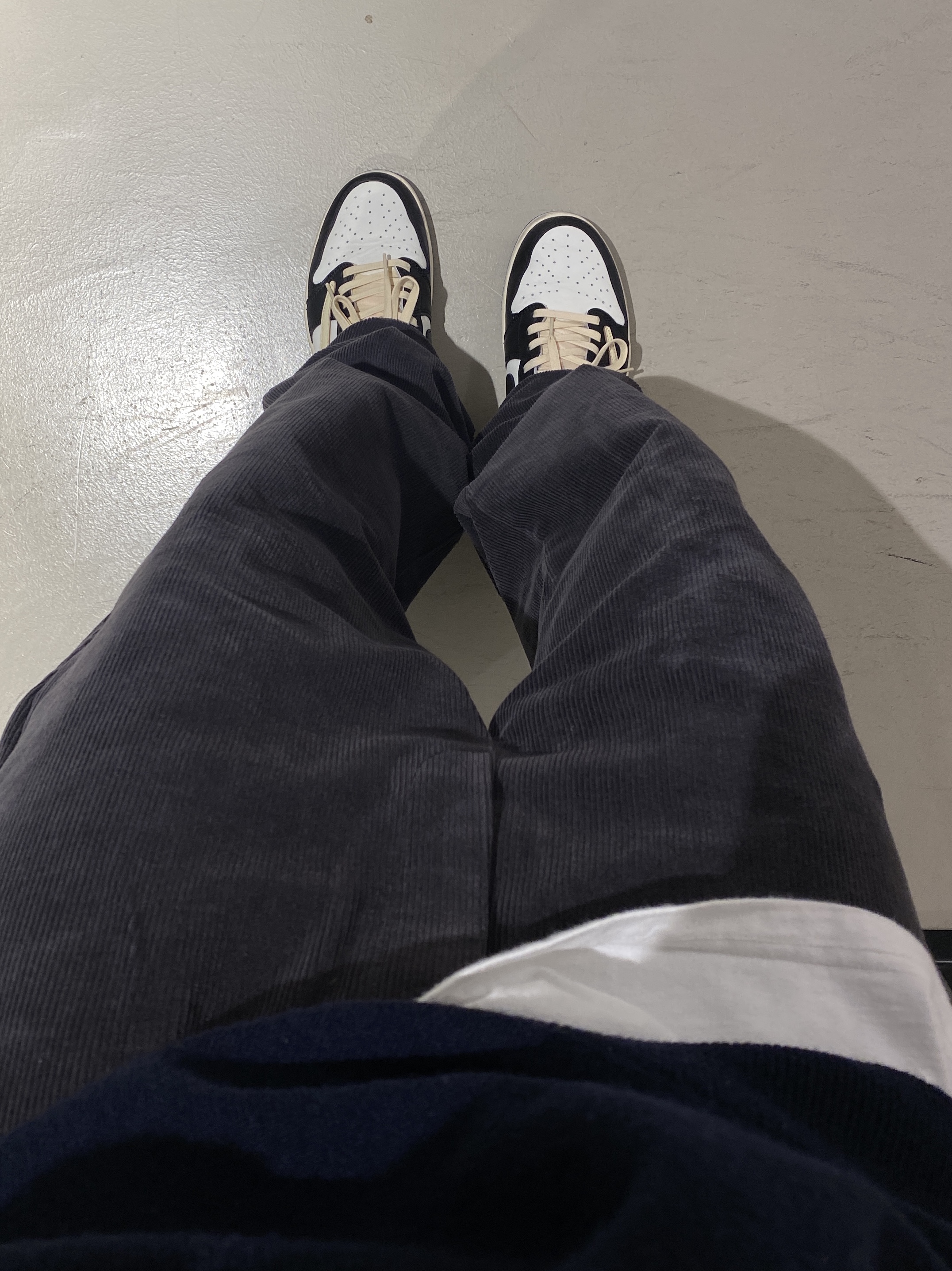Jordan 1 x Travis Scott x Fragment Retro Low OG SP Military Blue 착용 스타일 - 2