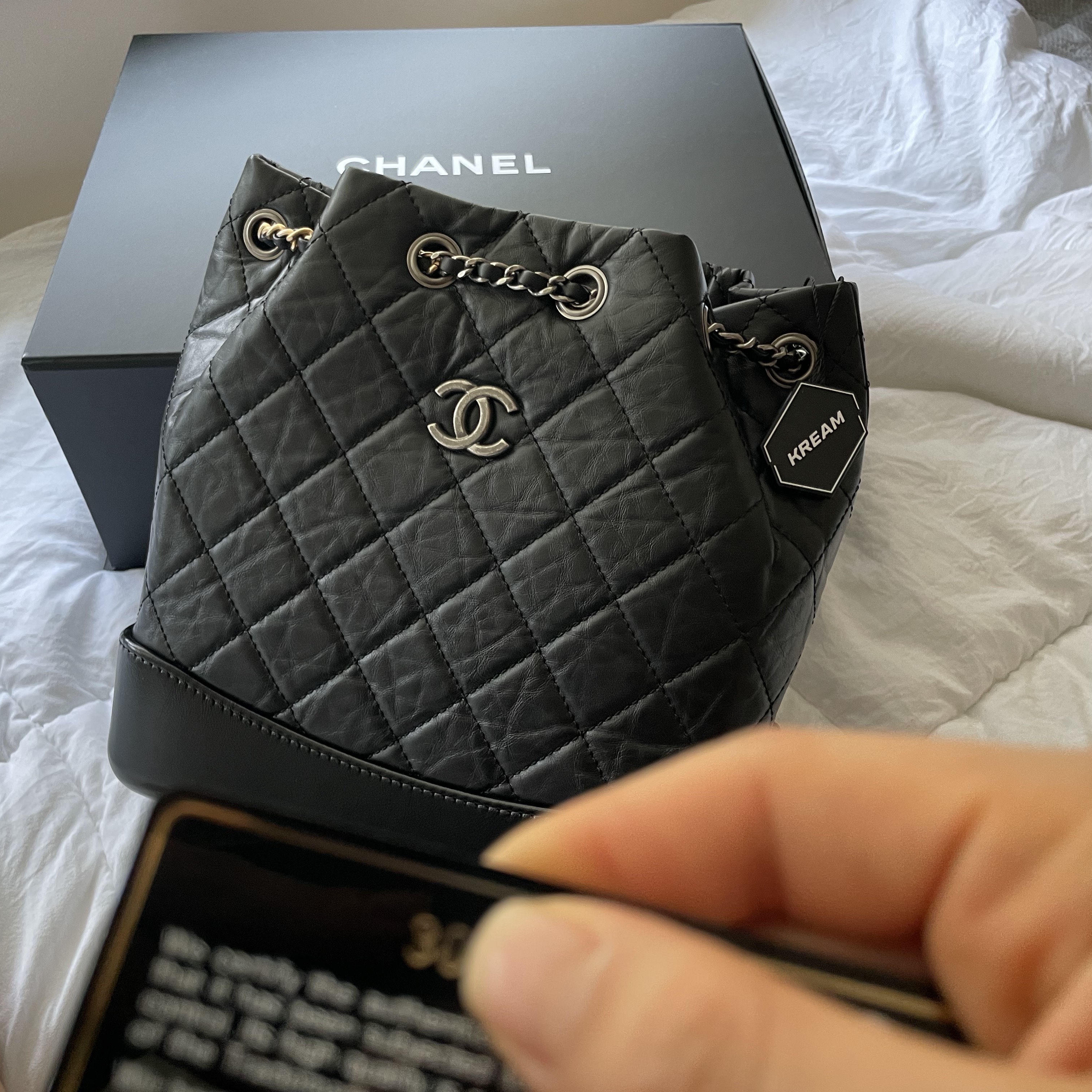Chanel Small Gabrielle Backpack Aged Calfskin & Gold Silver Black 착용 스타일