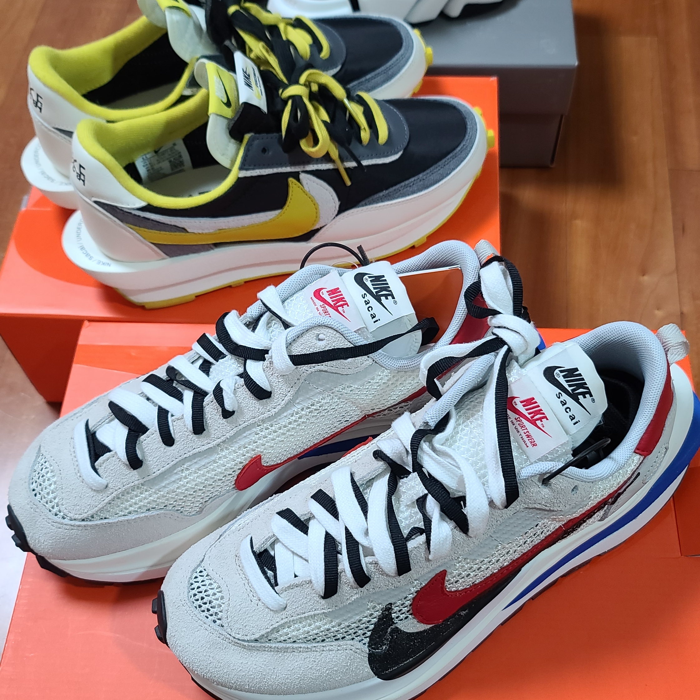 Nike x Sacai x Undercover LDWaffle Black Bright Citron, Nike x Sacai VaporWaffle Royal Fuchsia 착용 스타일