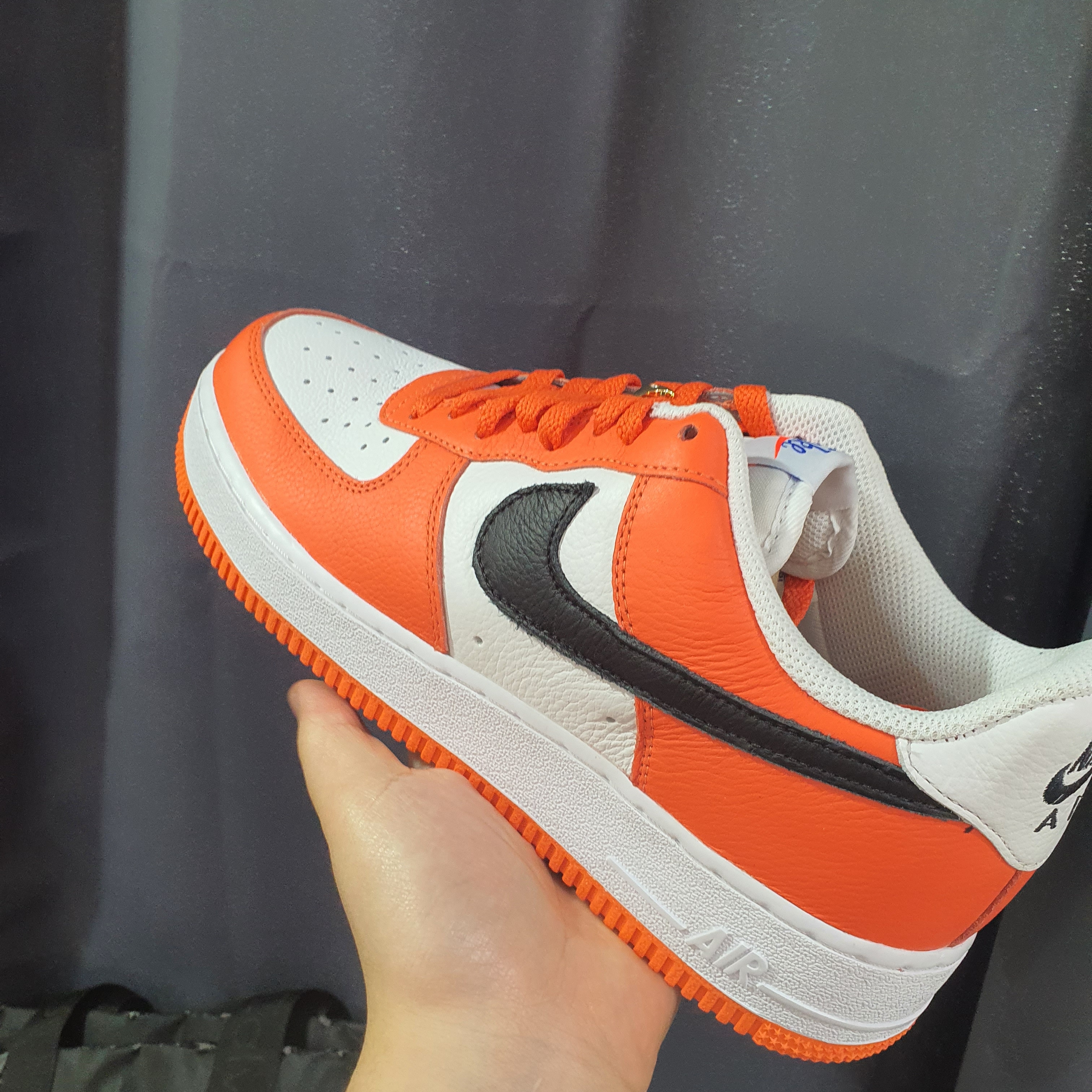 Nike Air Force 1 '07 Low White, Jordan 1 Low OG Starfish 착용 스타일 - 3