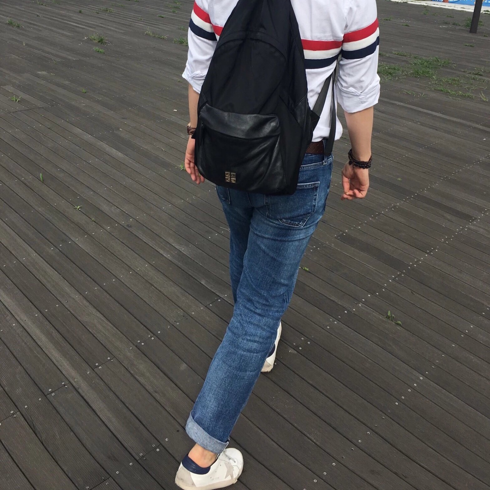 Golden Goose Superstar White Cream Blue Heel Tab Sneakers 착용 스타일