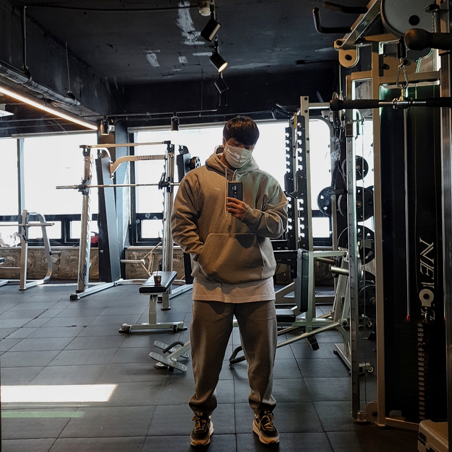 Nike NRG Solo Swoosh Fleece Hoodie Dark Grey Heather - US/EU, Nike NRG Solo Swoosh Fleece Pants Dark Grey Heather - Asia 착용 스타일