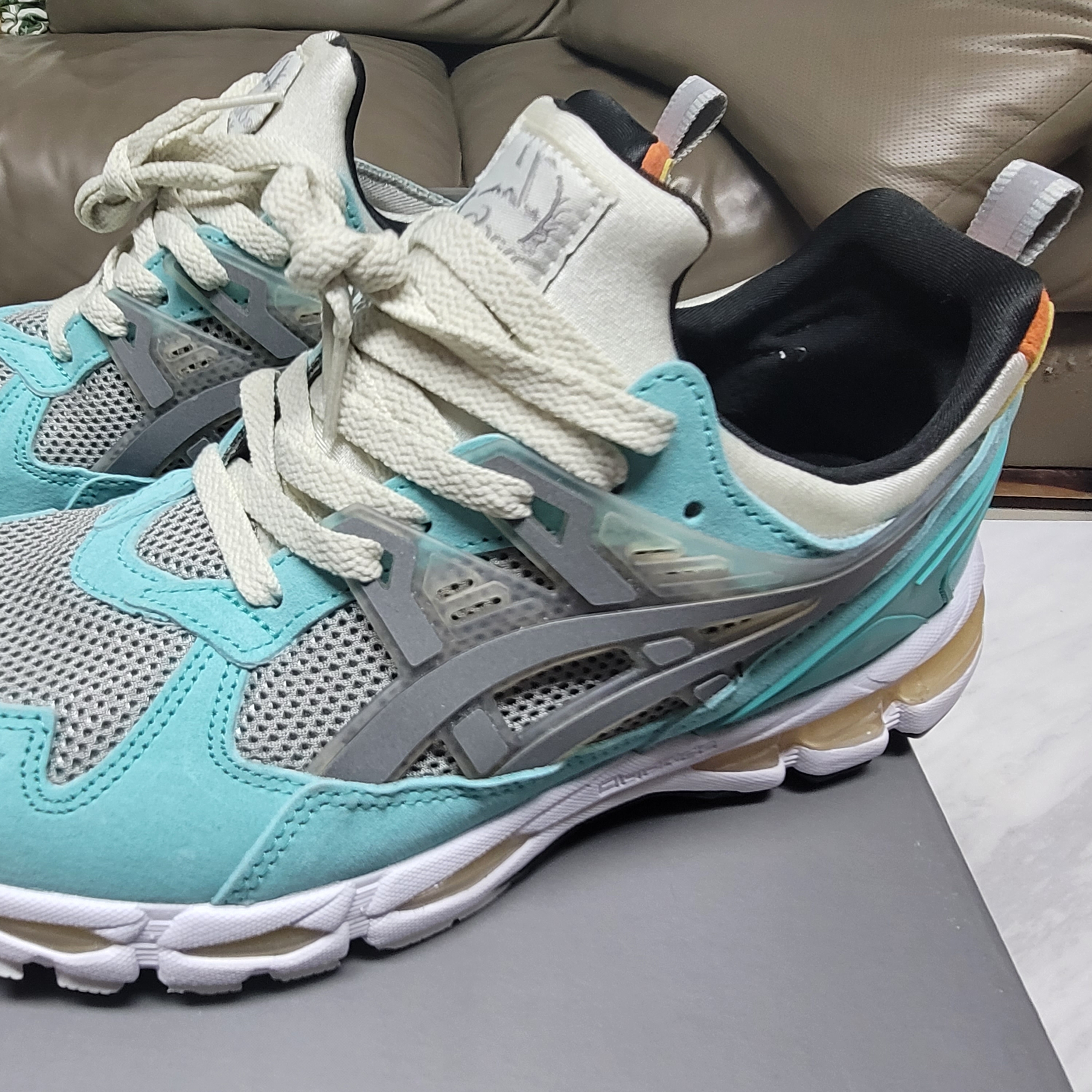 Asics x Awake NY Gel-Kayano 21 Teal Pure Silver 착용 스타일 - 3