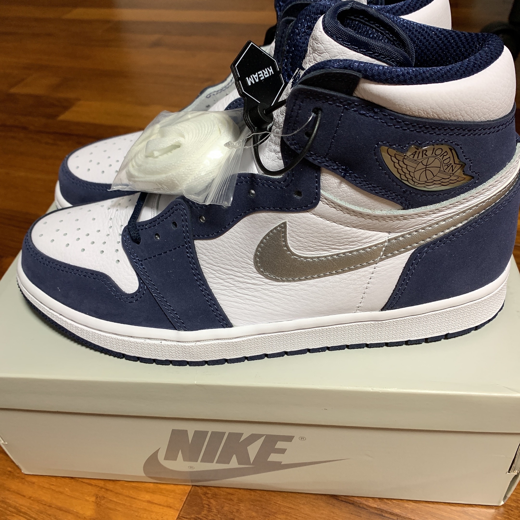 Jordan 1 Retro High OG CO.JP Midnight Navy 착용 스타일