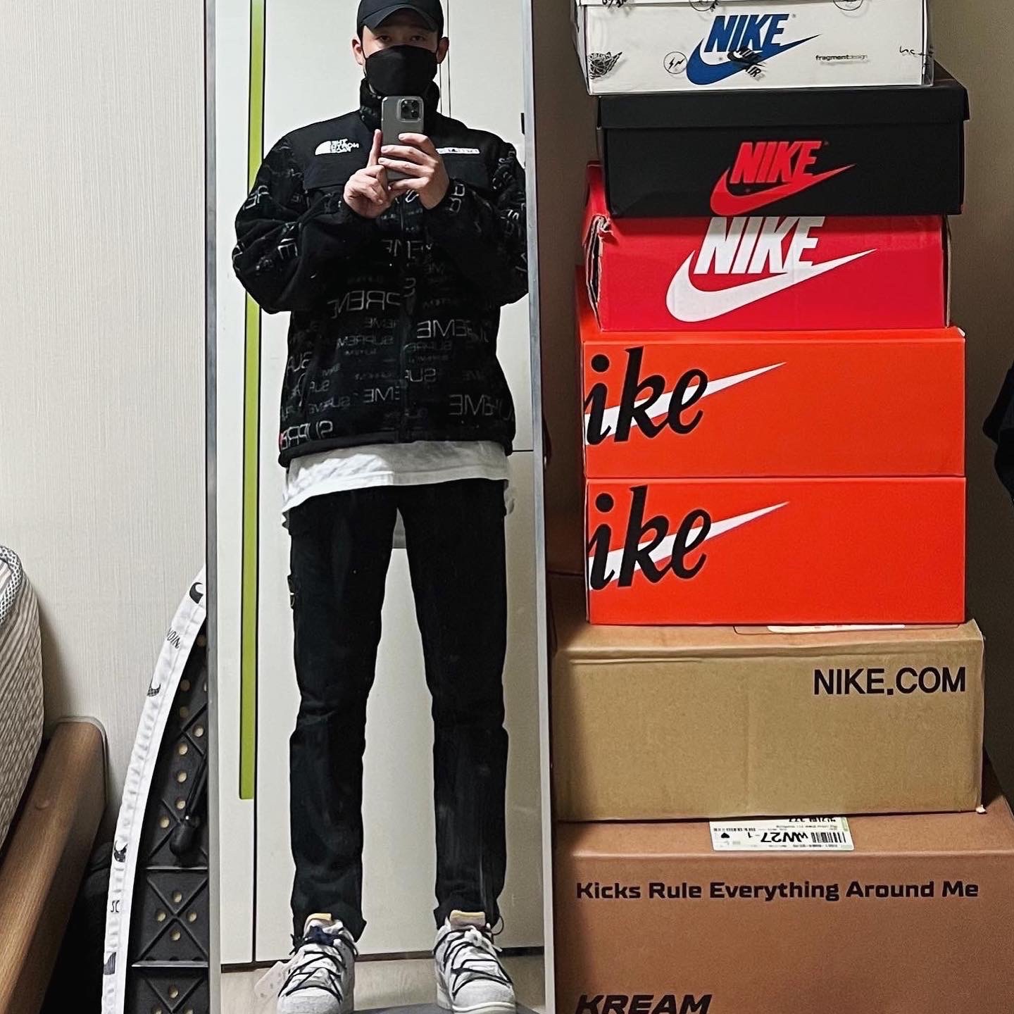 Supreme x The North Face Steep Tech Fleece Jacket Black - 21FW, Nike x Off-White Dunk Low The 50 - Lot 18 착용 스타일