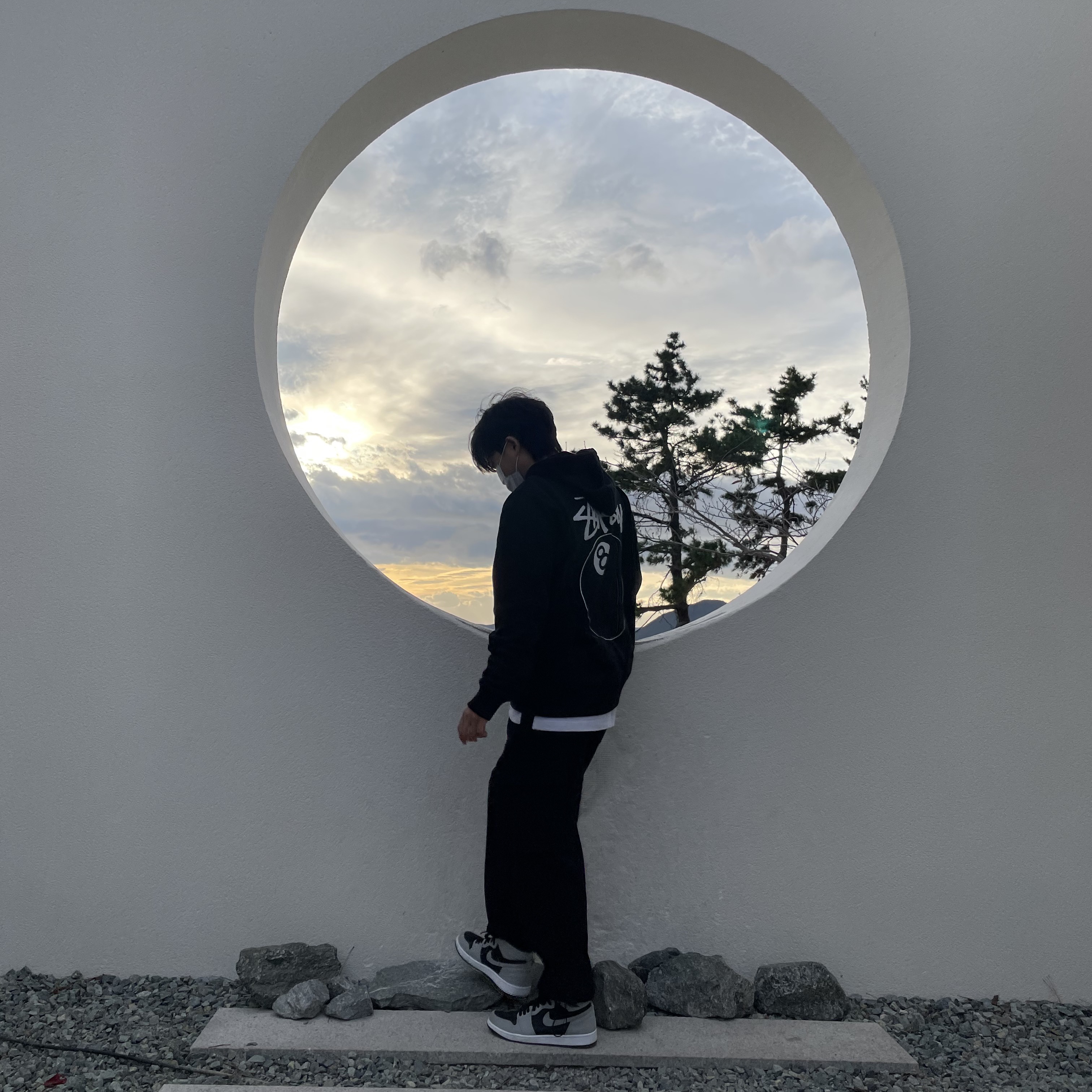 Stussy 8 Ball Hoodie Black - 21FW, Jordan 1 Retro High OG Shadow 2.0 착용 스타일