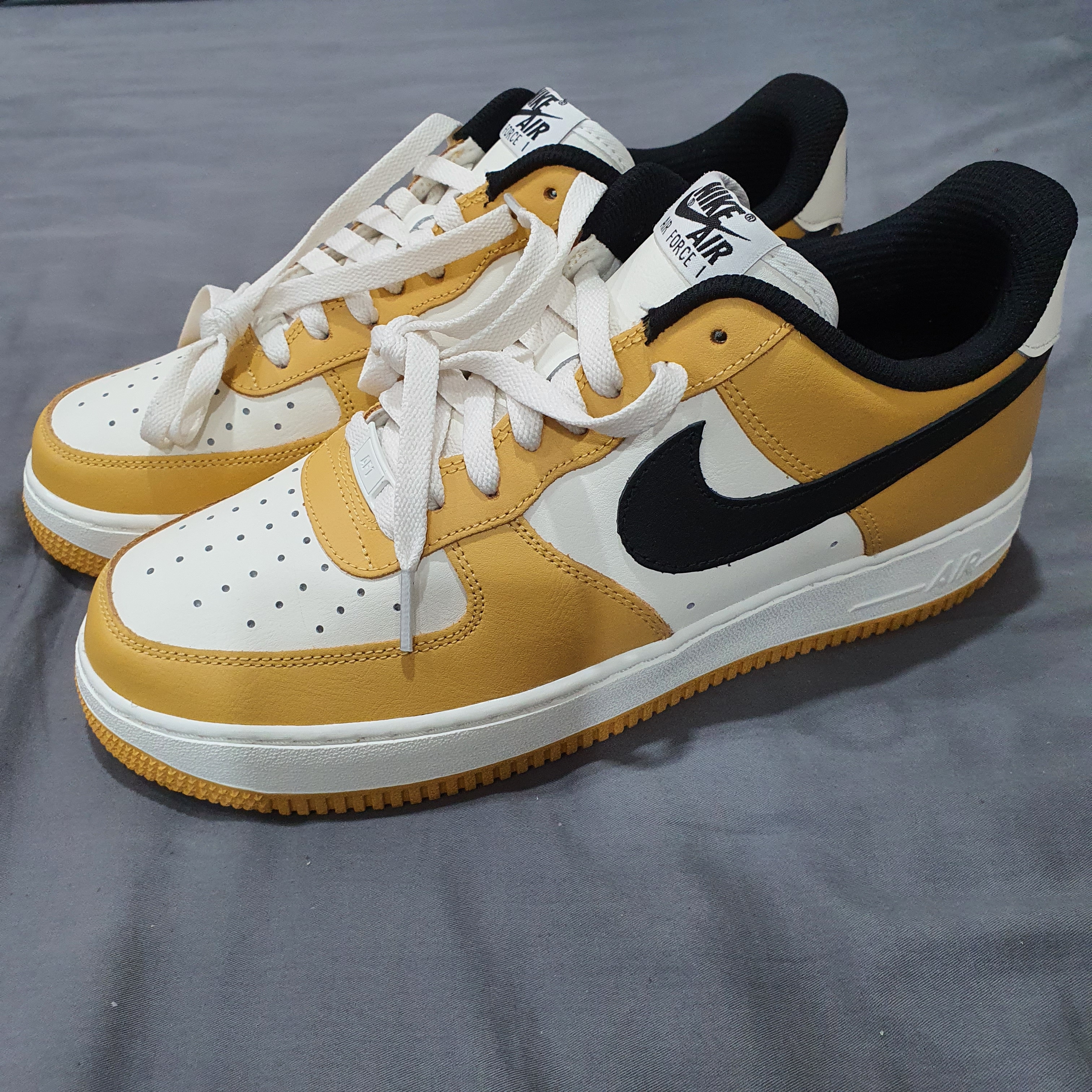 Nike Air Force 1 '07 Low White, Jordan 1 Retro High Rookie of the Year 착용 스타일 - 1