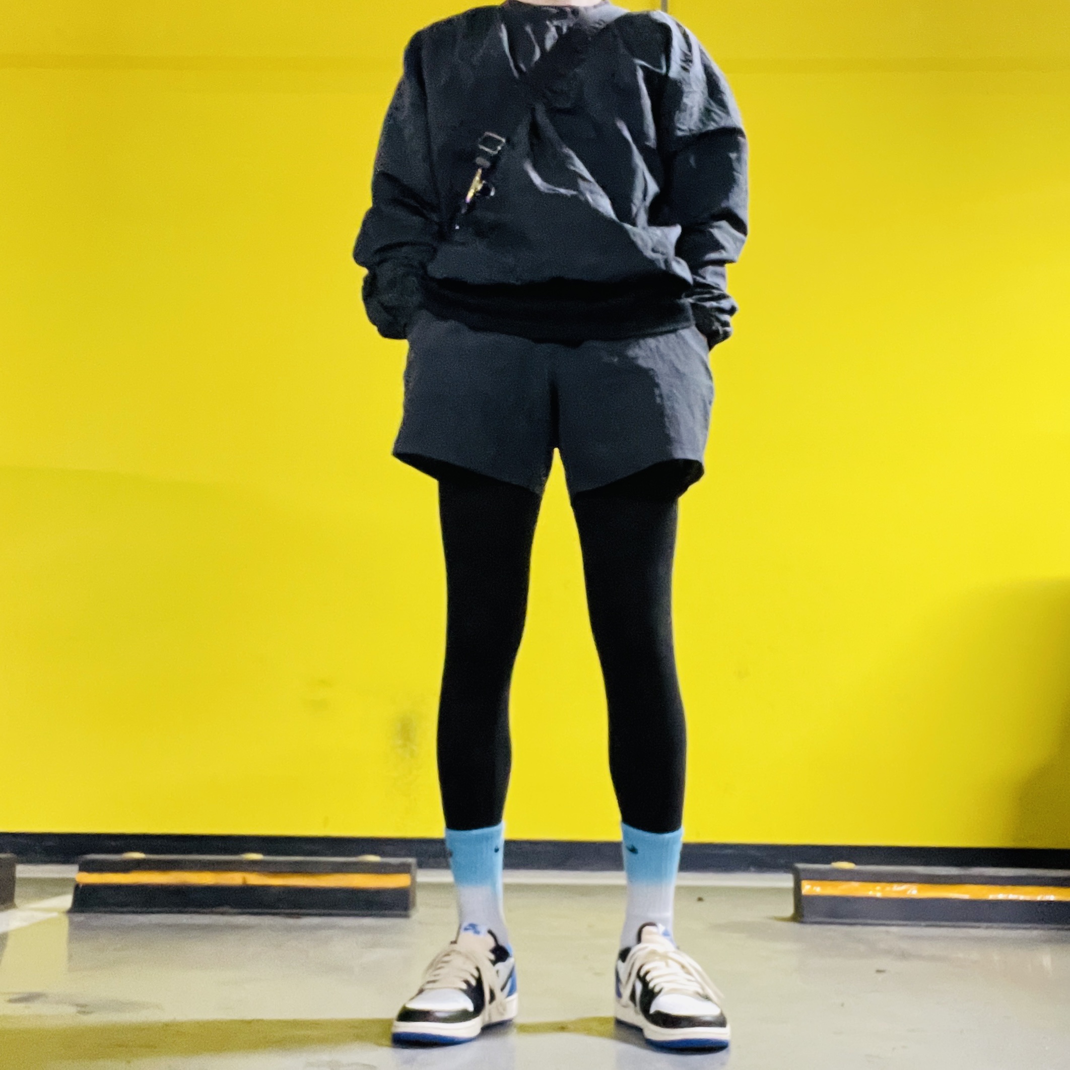 Jordan 1 x Travis Scott x Fragment Retro Low OG SP Military Blue, Nike x Drake Nocta Essential Hoodie Black - Asia 착용 스타일 - 3