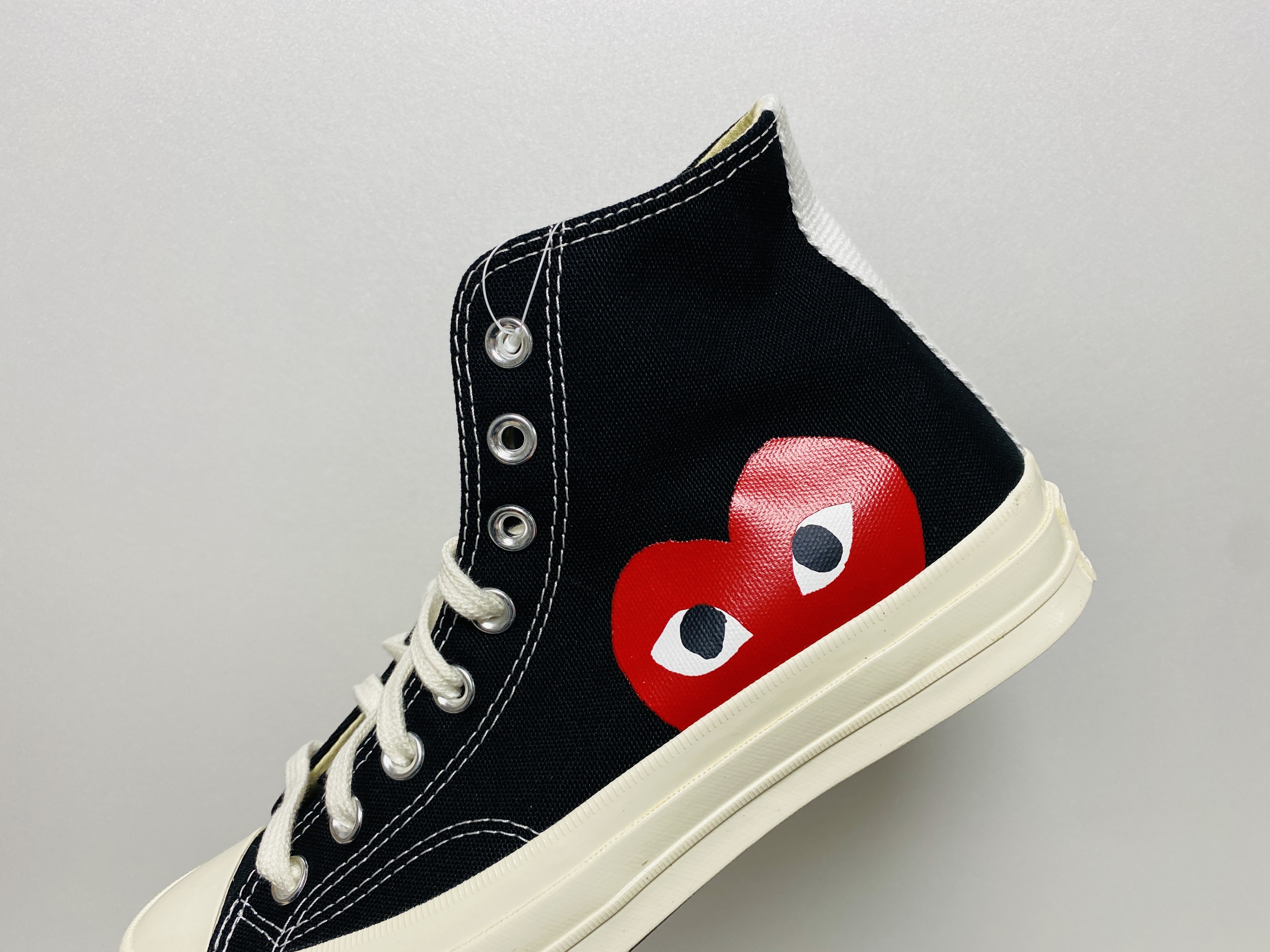 Converse x Play Comme des Garcons Chuck 70 Hi Black 착용 스타일 - 2