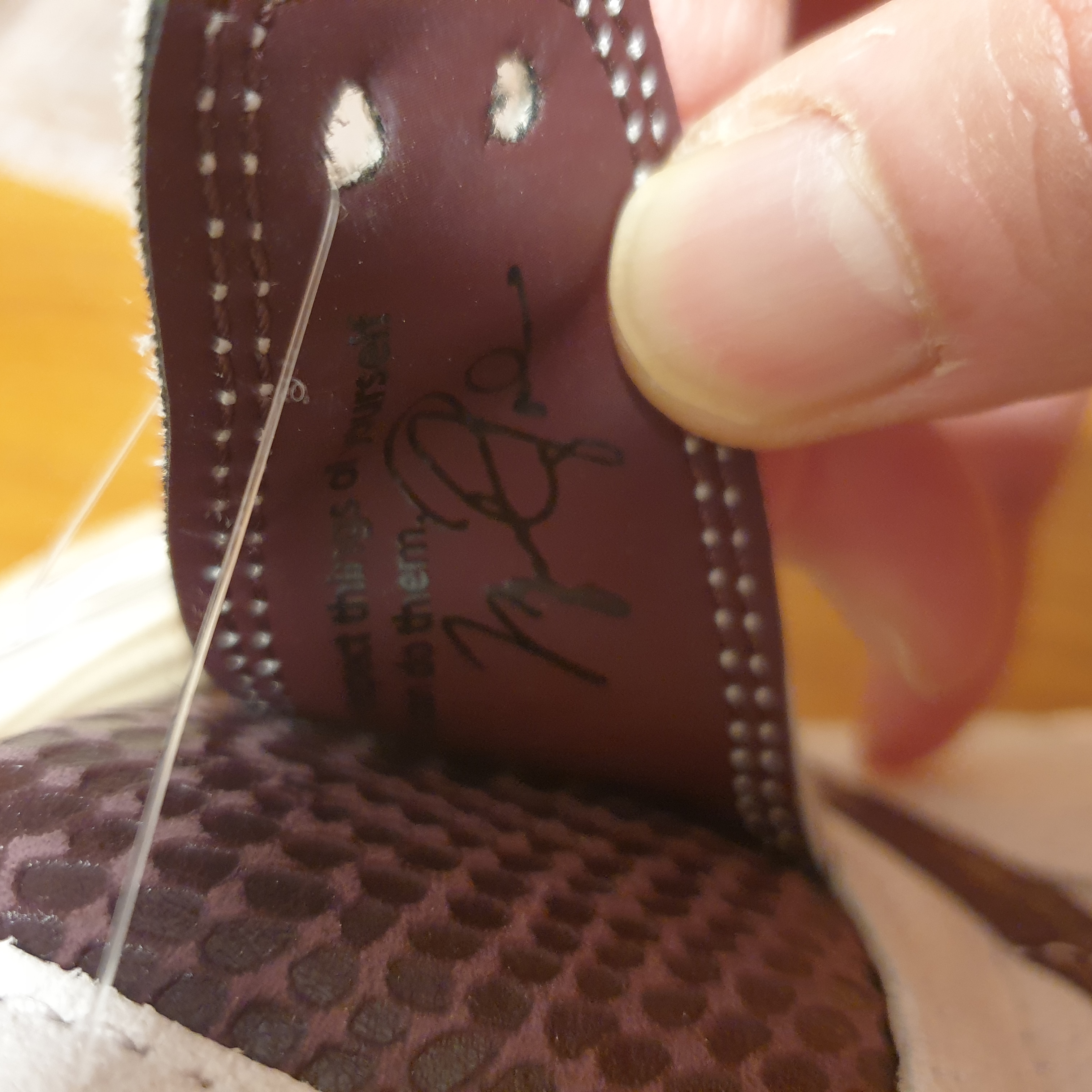 Jordan 1 x A Ma Maniere Retro High OG SP Sail and Burgundy 착용 스타일 - 5
