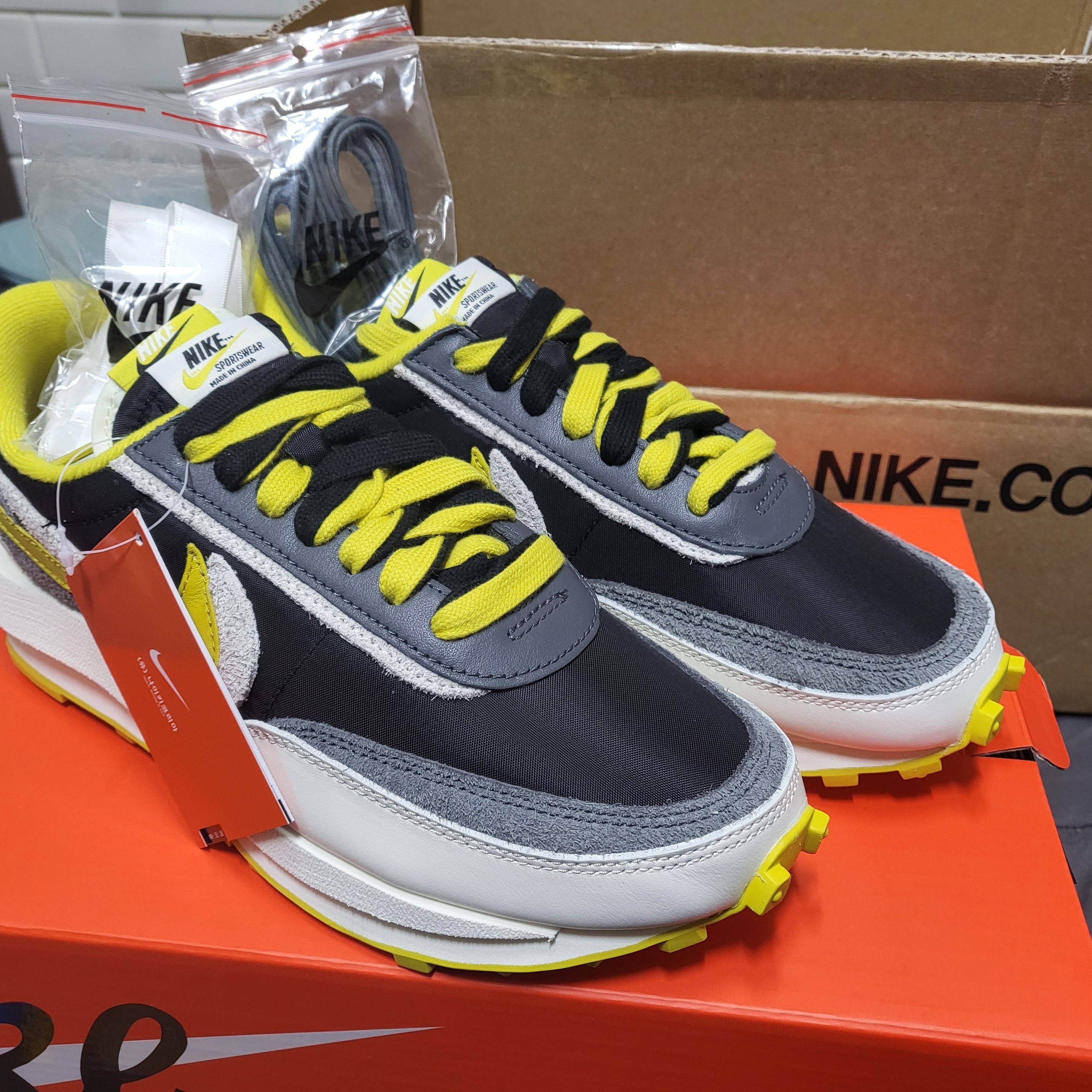 Nike x Sacai x Undercover LDWaffle Black Bright Citron 착용 스타일