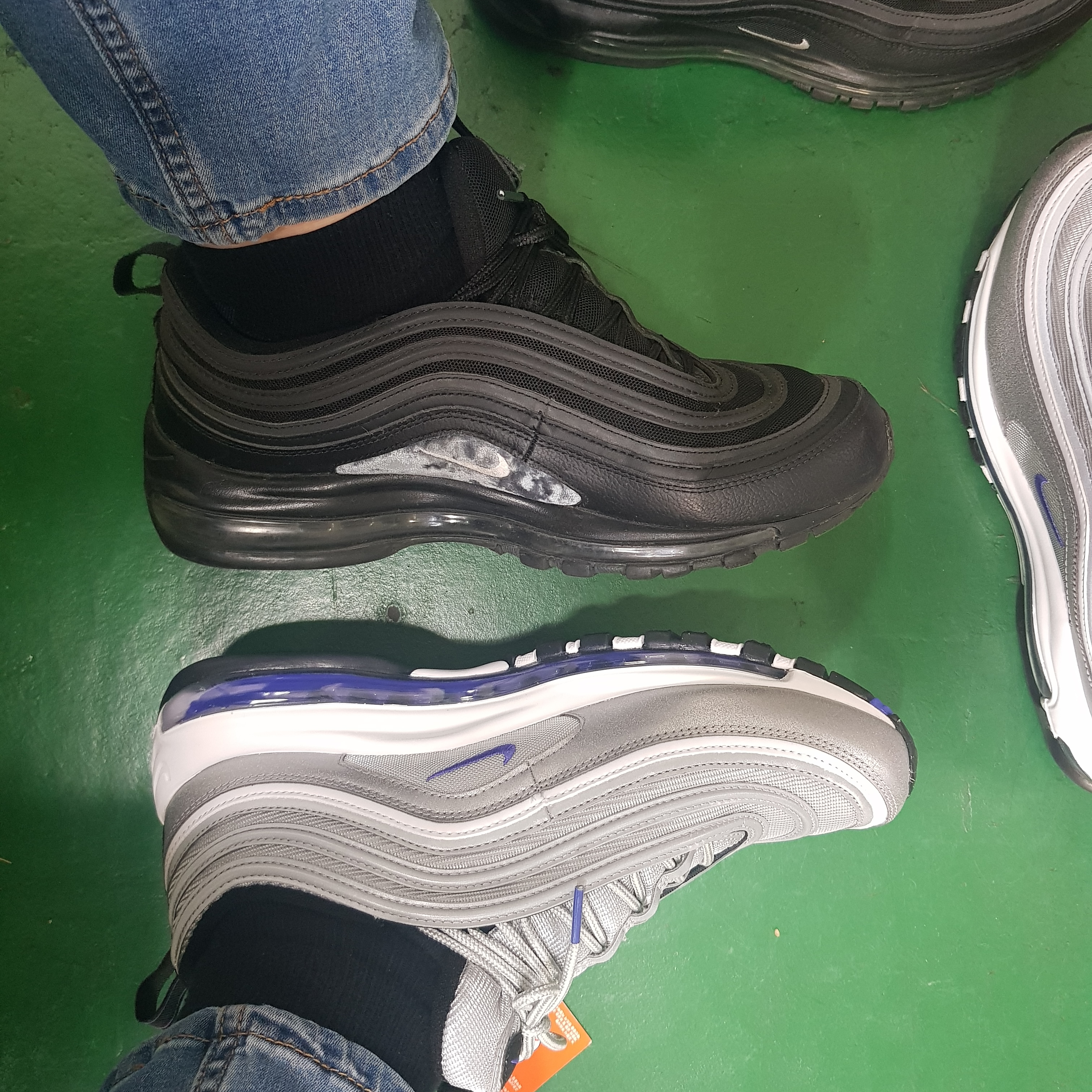 Nike Air Max 97 Persian Violet, Nike Air Max 97 Black White Anthracite 착용 스타일 - 1