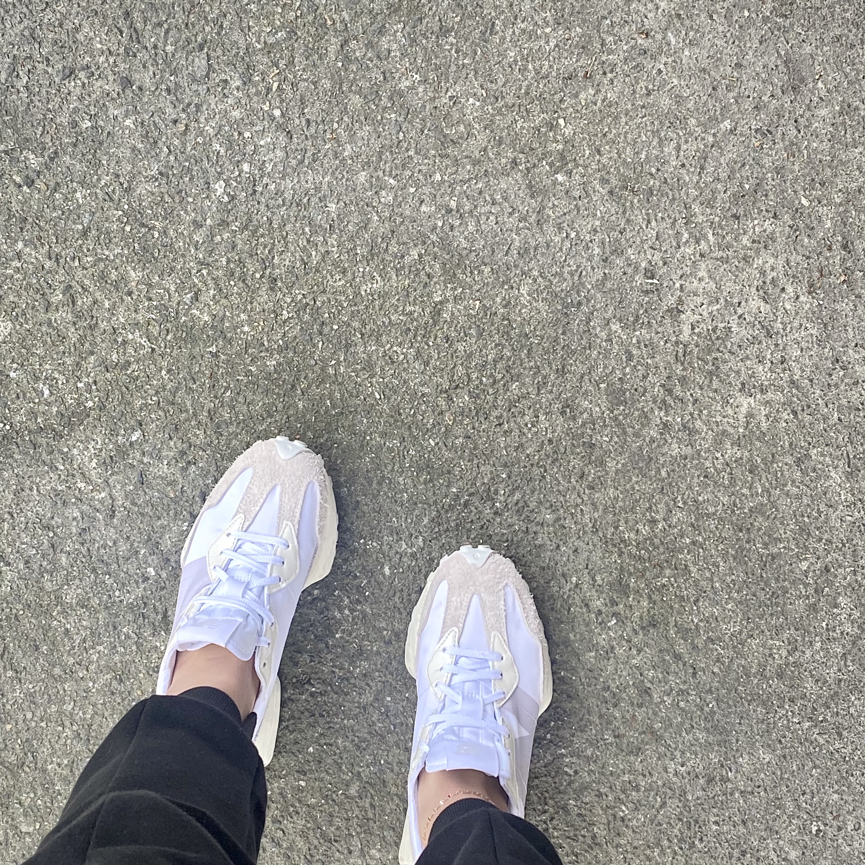 (W) New Balance 327 White Moonbeam 착용 스타일