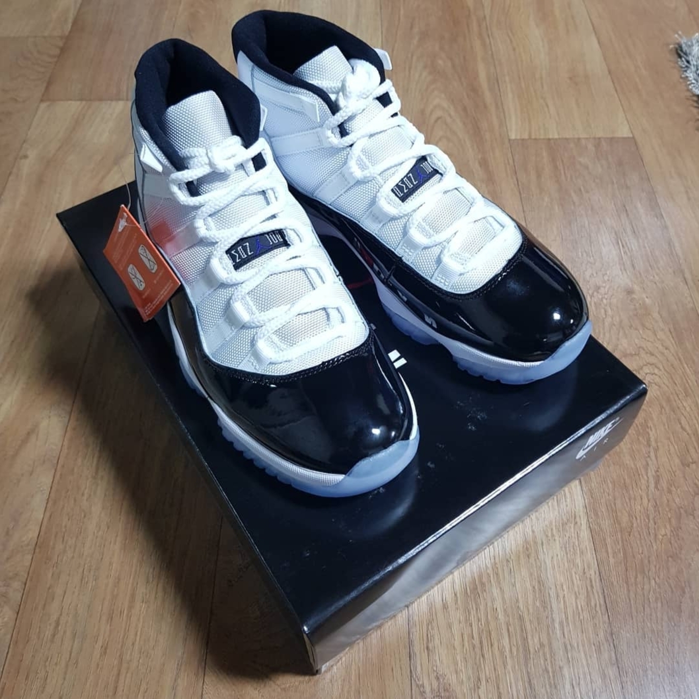 Jordan 11 Retro Concord 2018 착용 스타일 - 2
