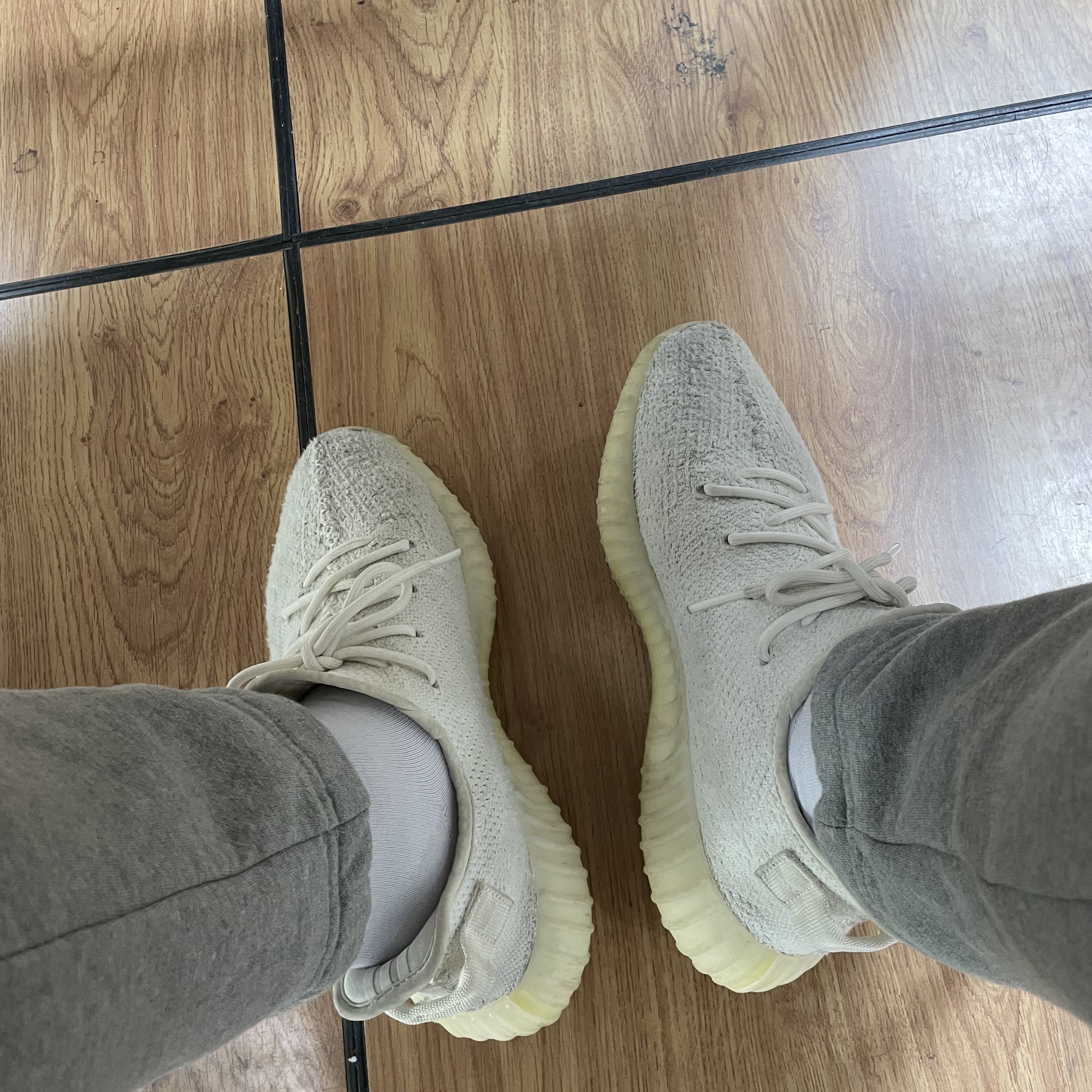 Adidas Yeezy Boost 350 V2 Cream/Triple White, Adidas Yeezy Boost 350 V2 Zebra 2017/2019/2020 착용 스타일 - 1