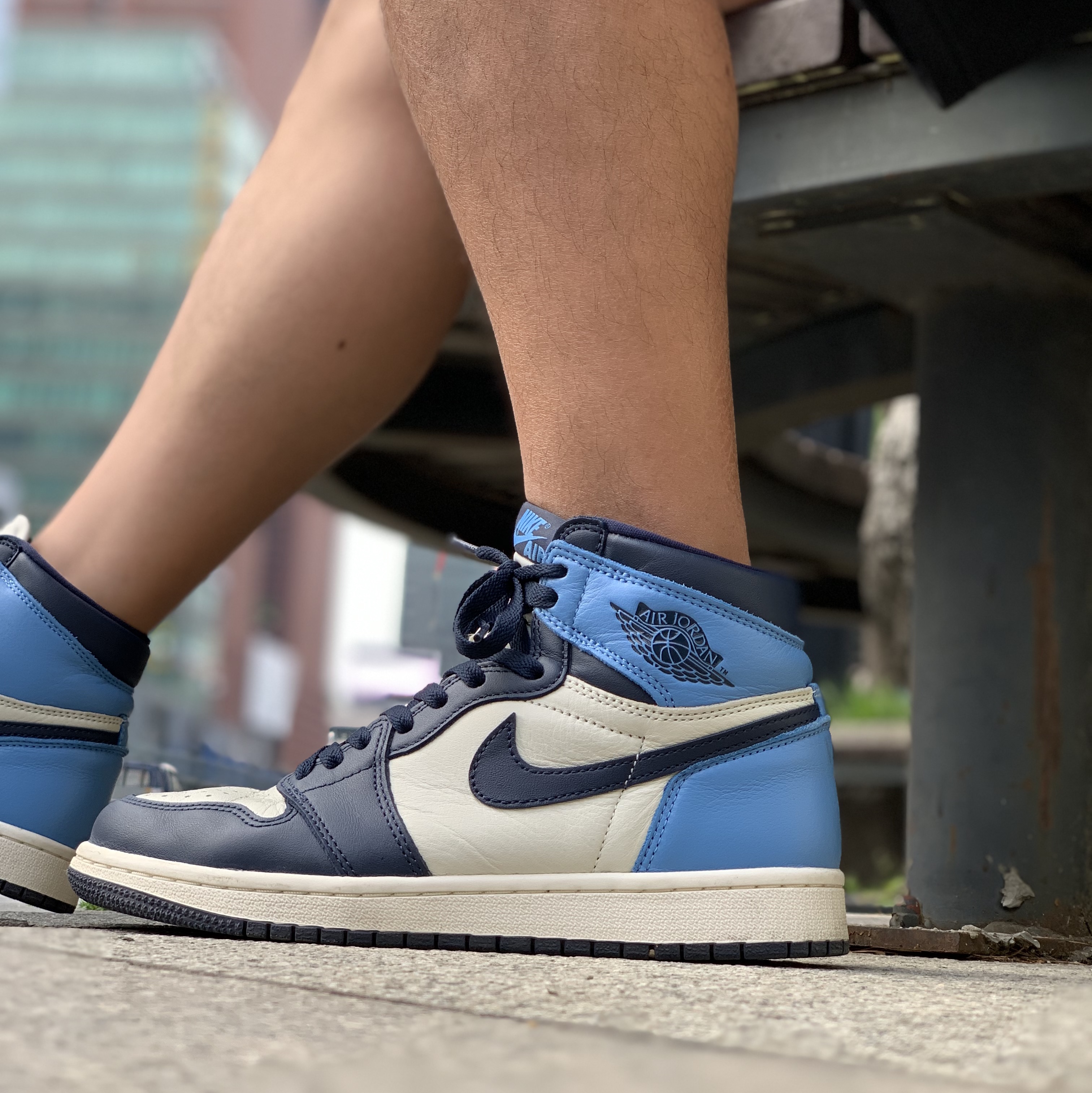 Jordan 1 Retro High Obsidian UNC 착용 스타일 - 4