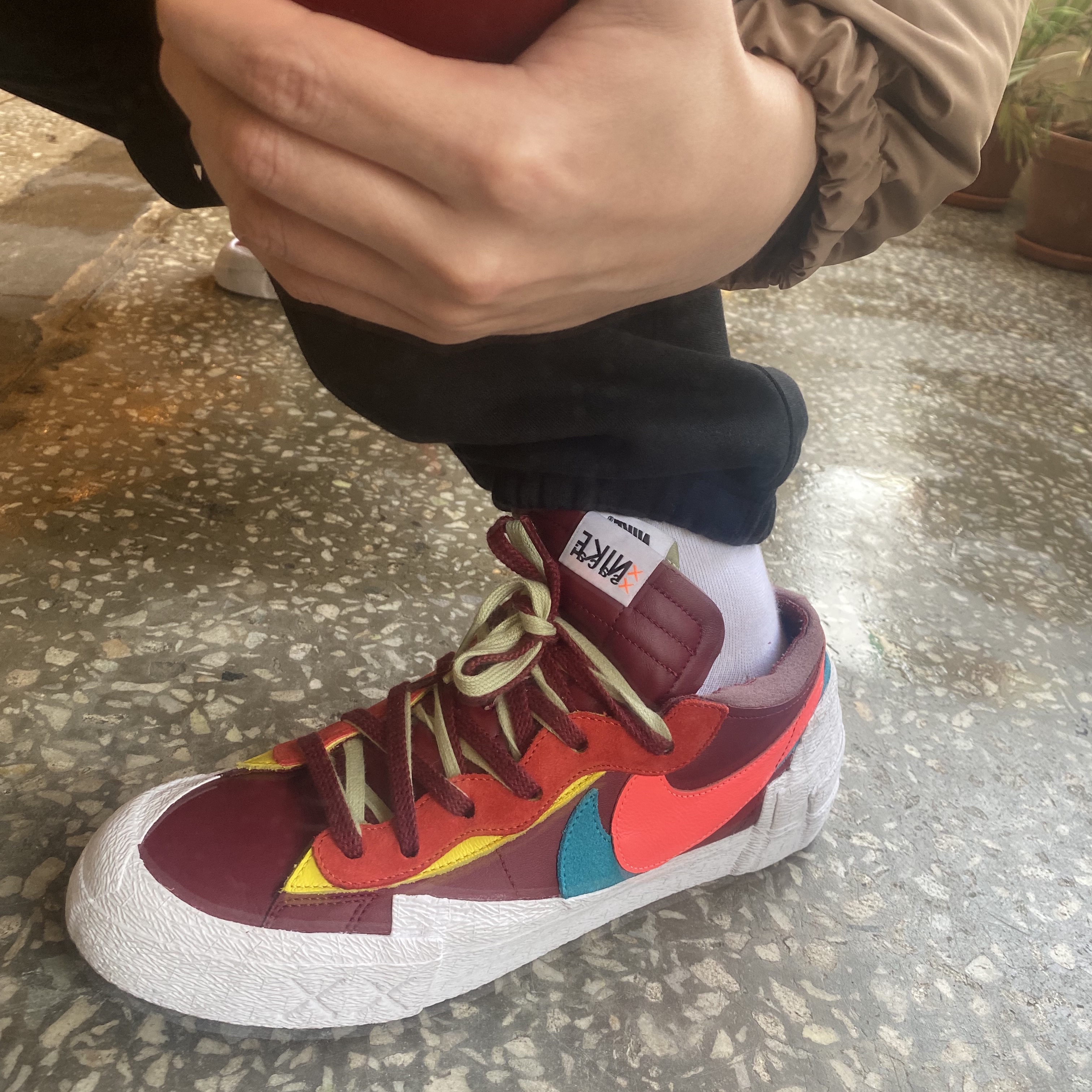 Nike x Sacai x Kaws Blazer Low Team Red 착용 스타일