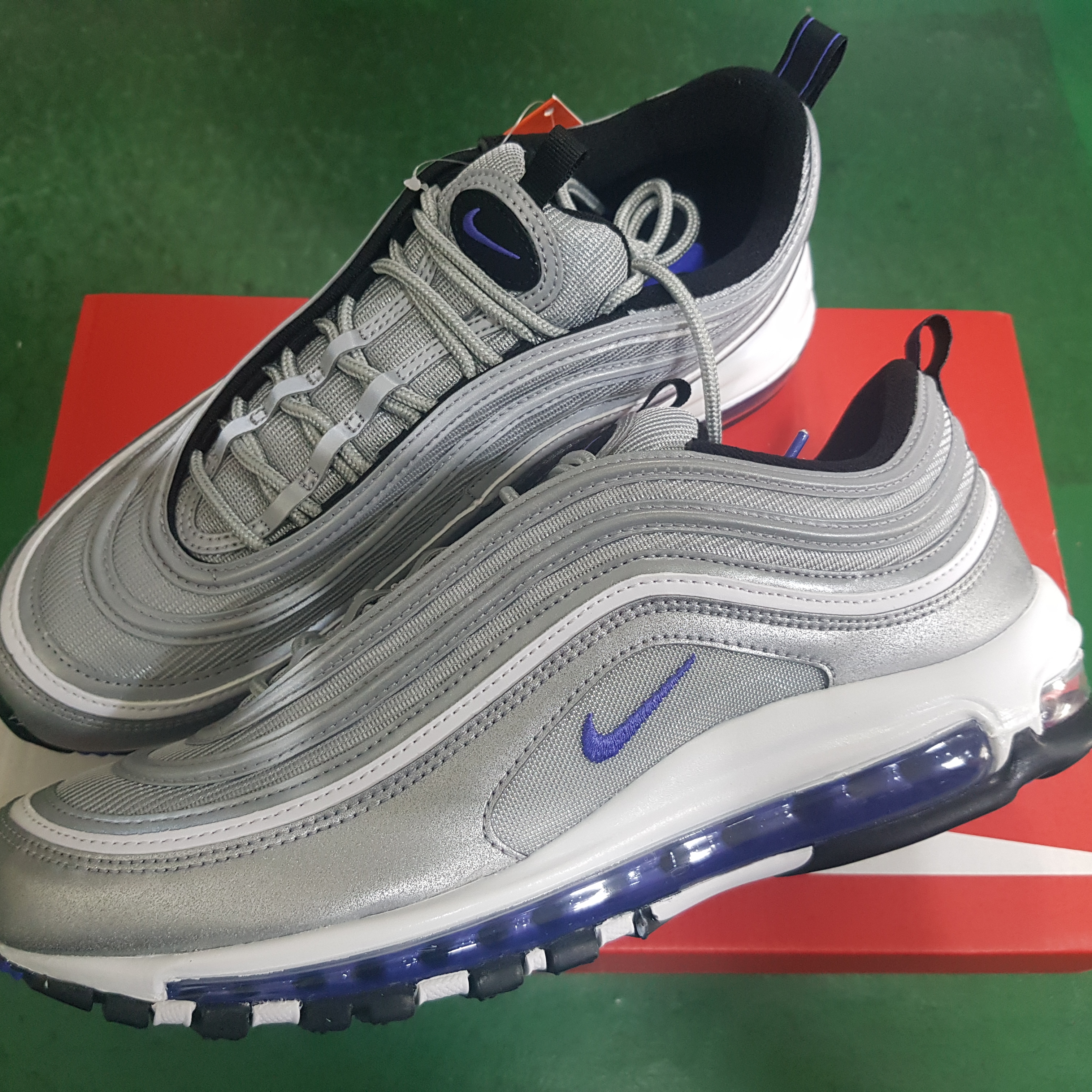 Nike Air Max 97 Persian Violet, Nike Air Max 97 Black White Anthracite 착용 스타일 - 3