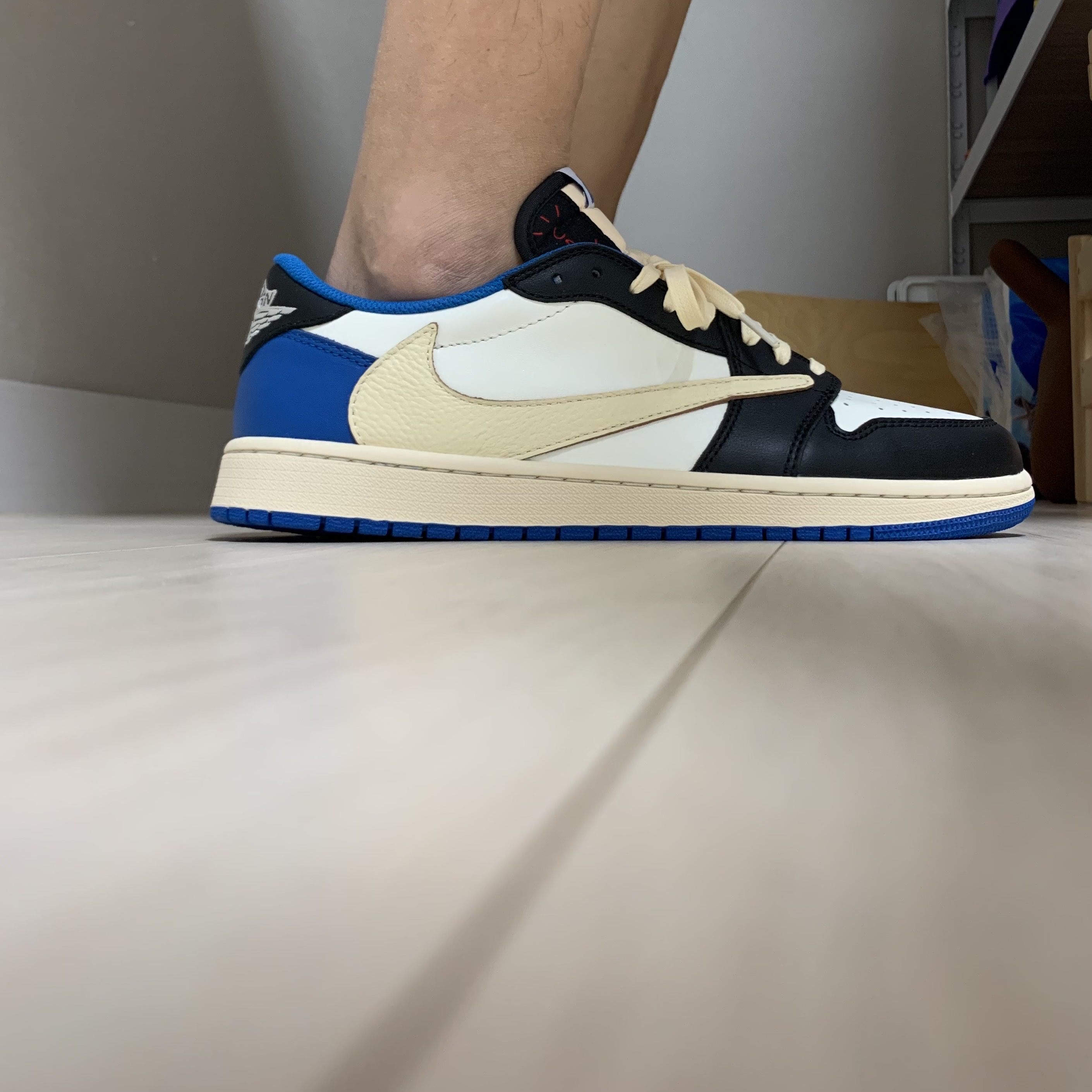 Jordan 1 x Travis Scott x Fragment Retro Low OG SP Military Blue 착용 스타일