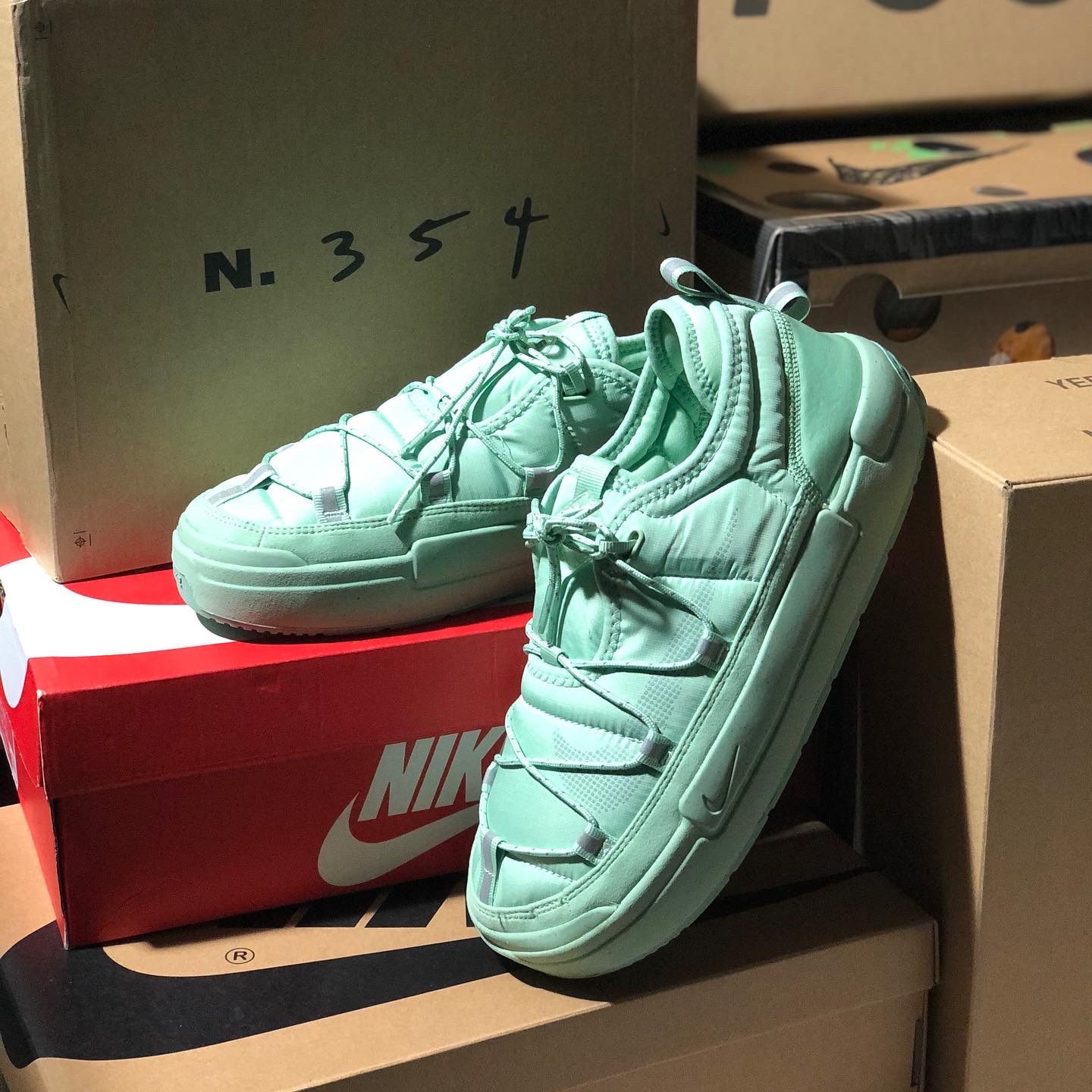 Nike Offline Pack Enamel Green 착용 스타일