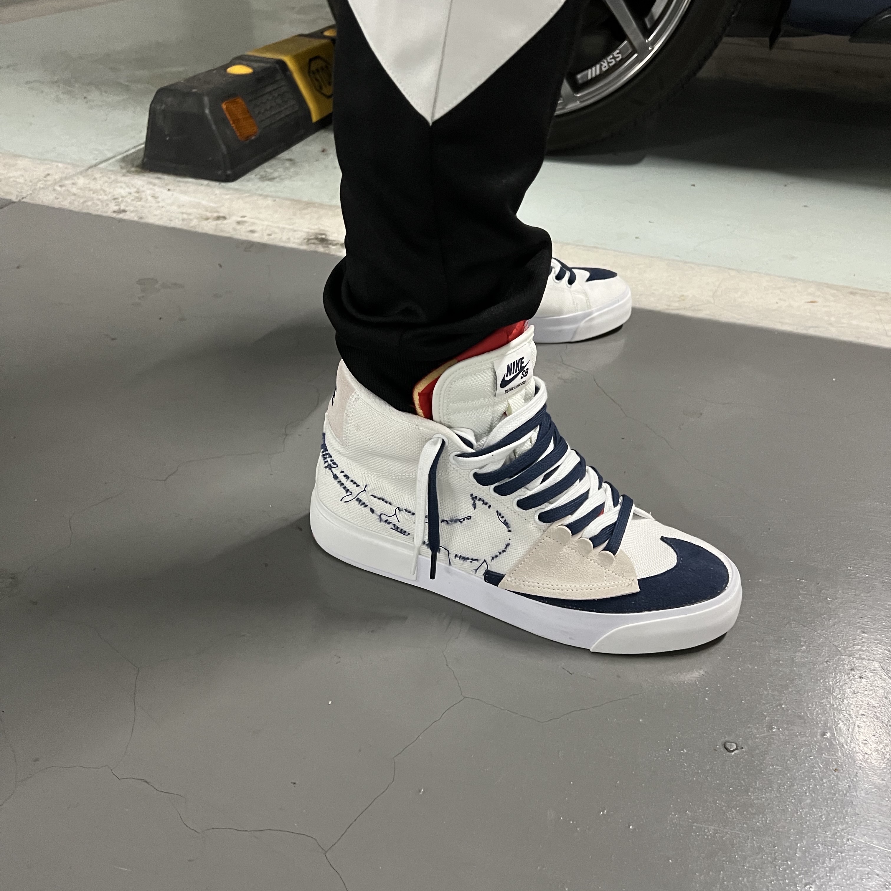 Nike SB Blazer Mid Edge Hack Pack White 착용 스타일