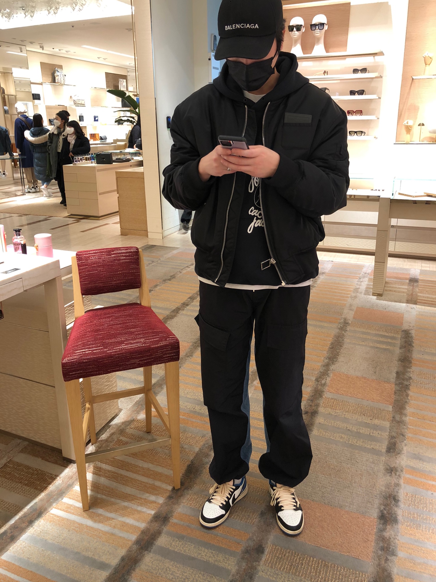 Jordan 1 x Travis Scott x Fragment Retro Low OG SP Military Blue, Jordan x Travis Scott x Fragment Hoodie Black (DJ0615-010) 착용 스타일