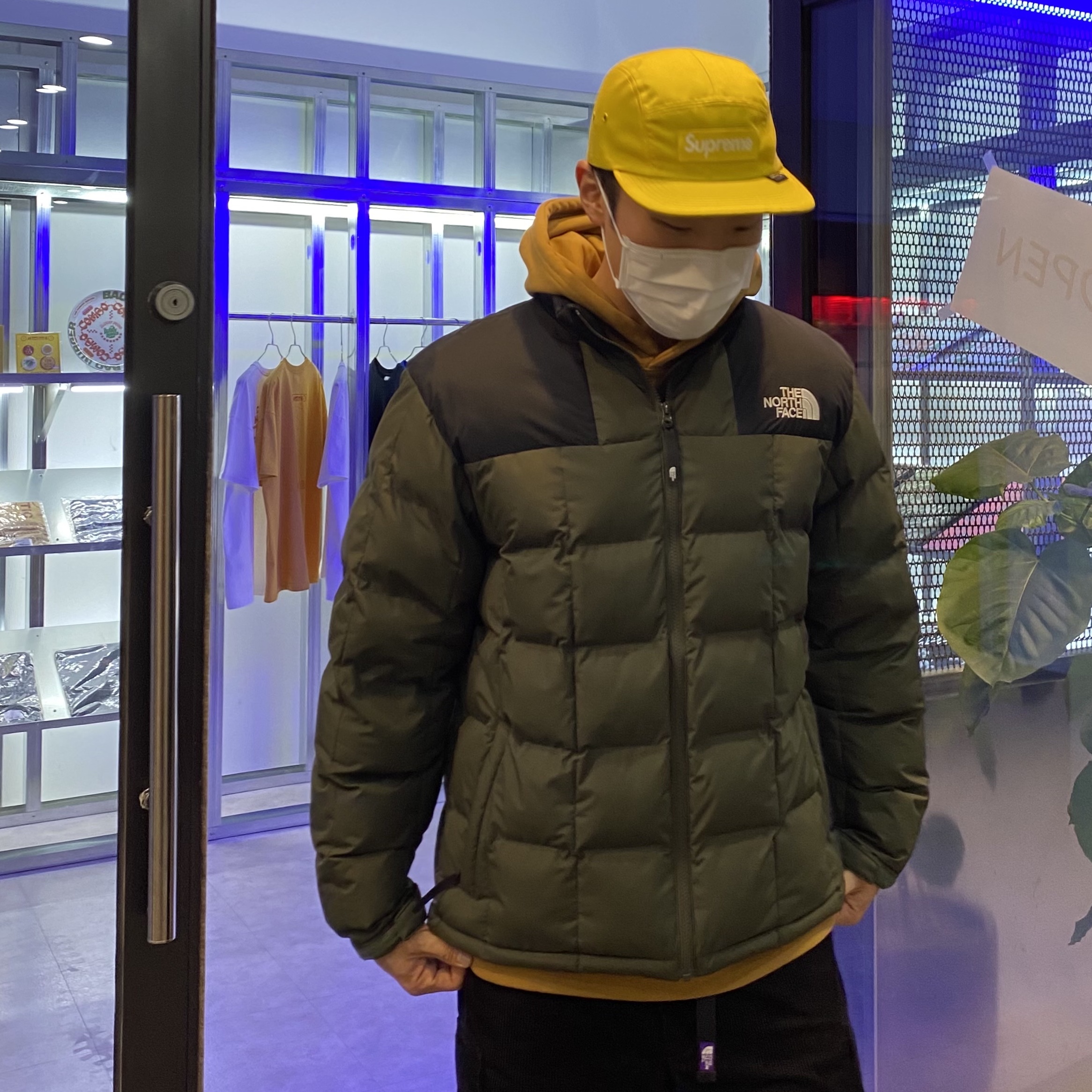 Supreme Washed Chino Twill Camp Cap Sulfur - 21FW, New Balance 574 Navy - D Standard 착용 스타일 - 2