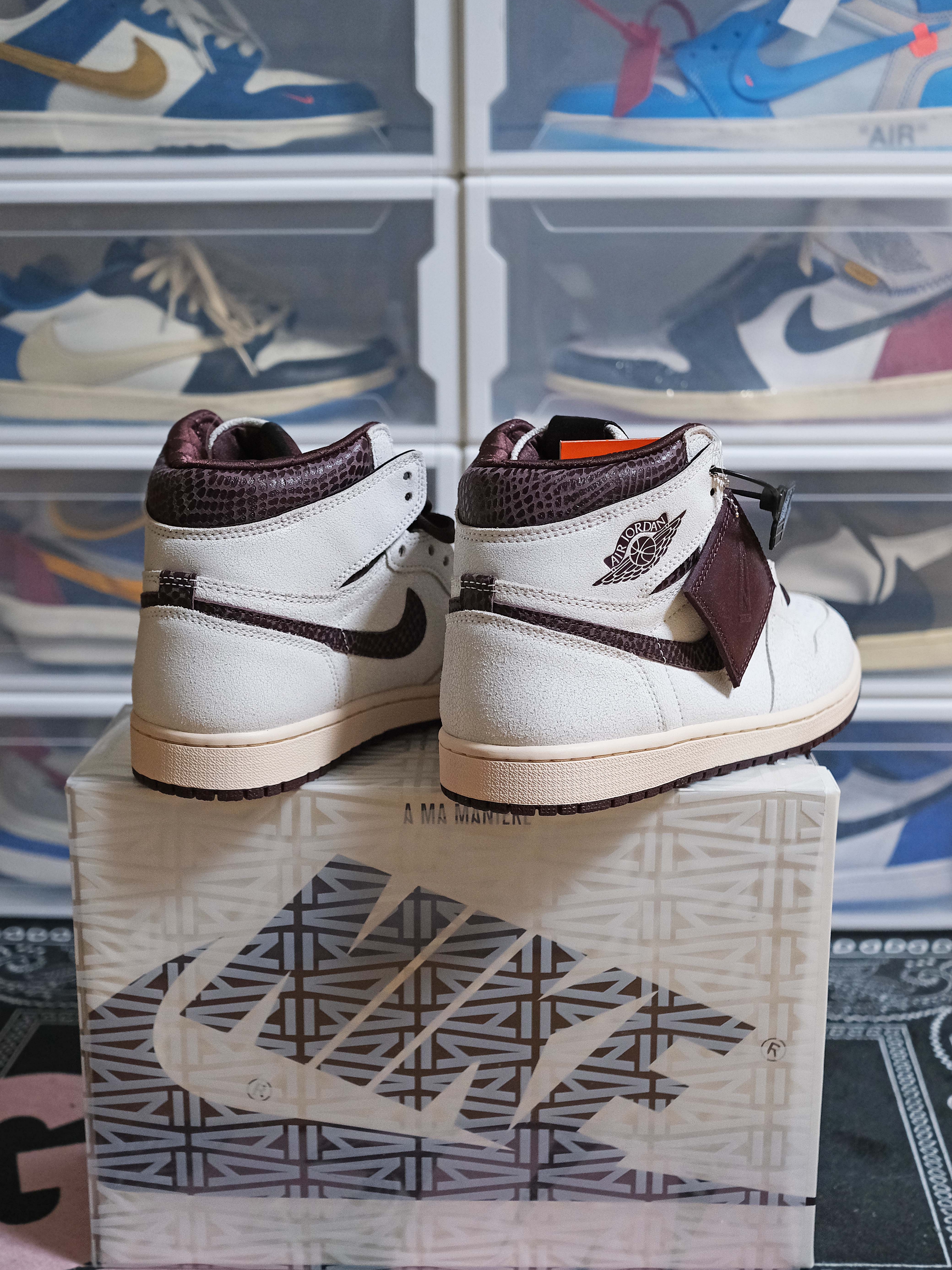 Jordan 1 x A Ma Maniere Retro High OG SP Sail and Burgundy, Nike x Kasina Dunk Low 80's Bus 착용 스타일 - 5