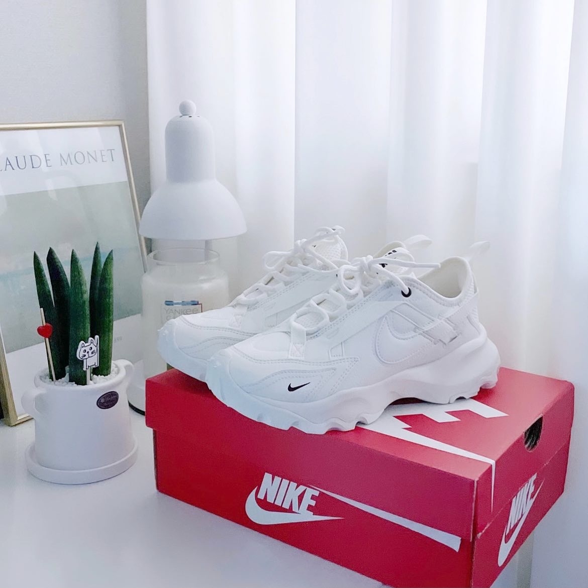 (W) Nike TC 7900 Summit White 착용 스타일