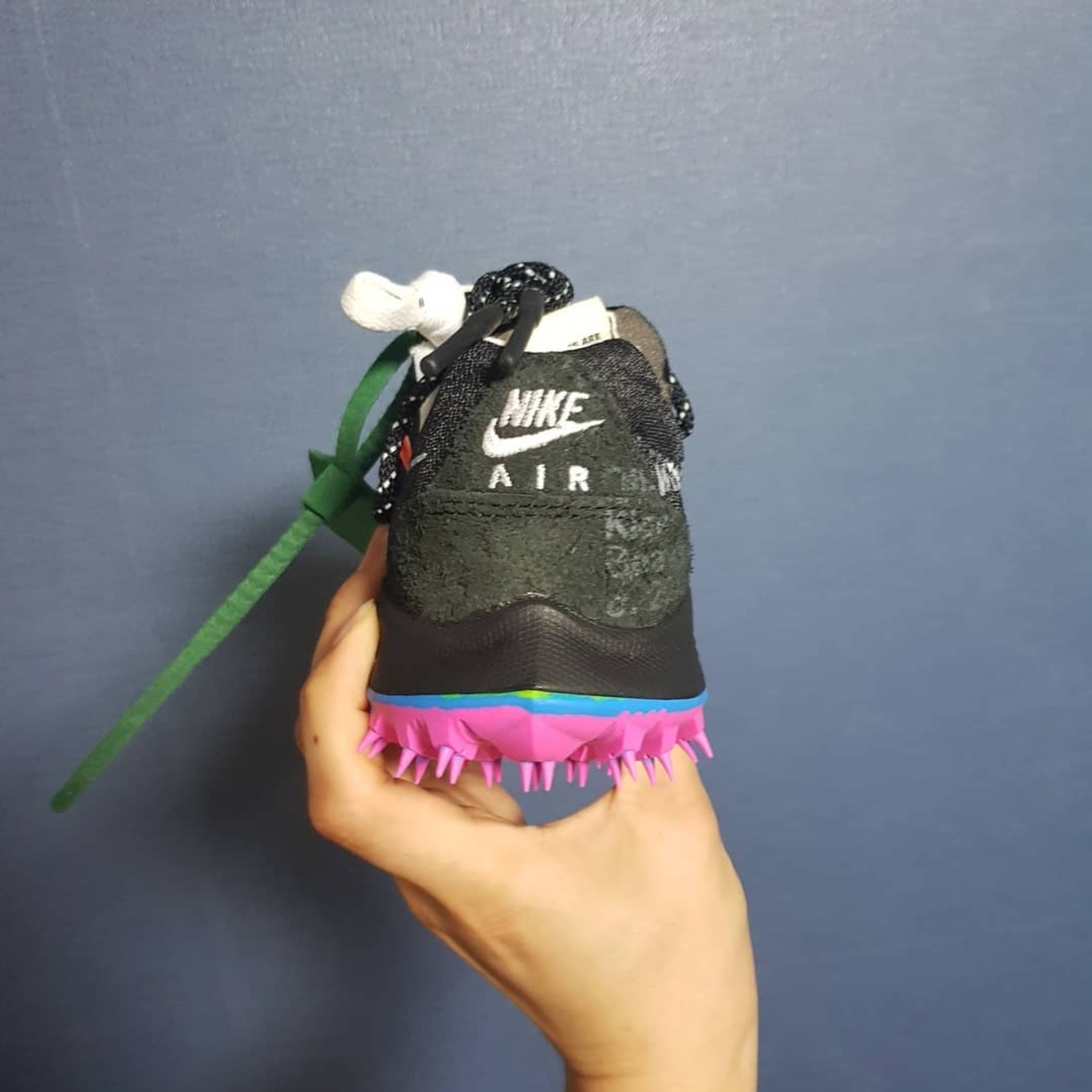 (W) Nike x Off-White Zoom Terra Kiger 5 Black 착용 스타일 - 4