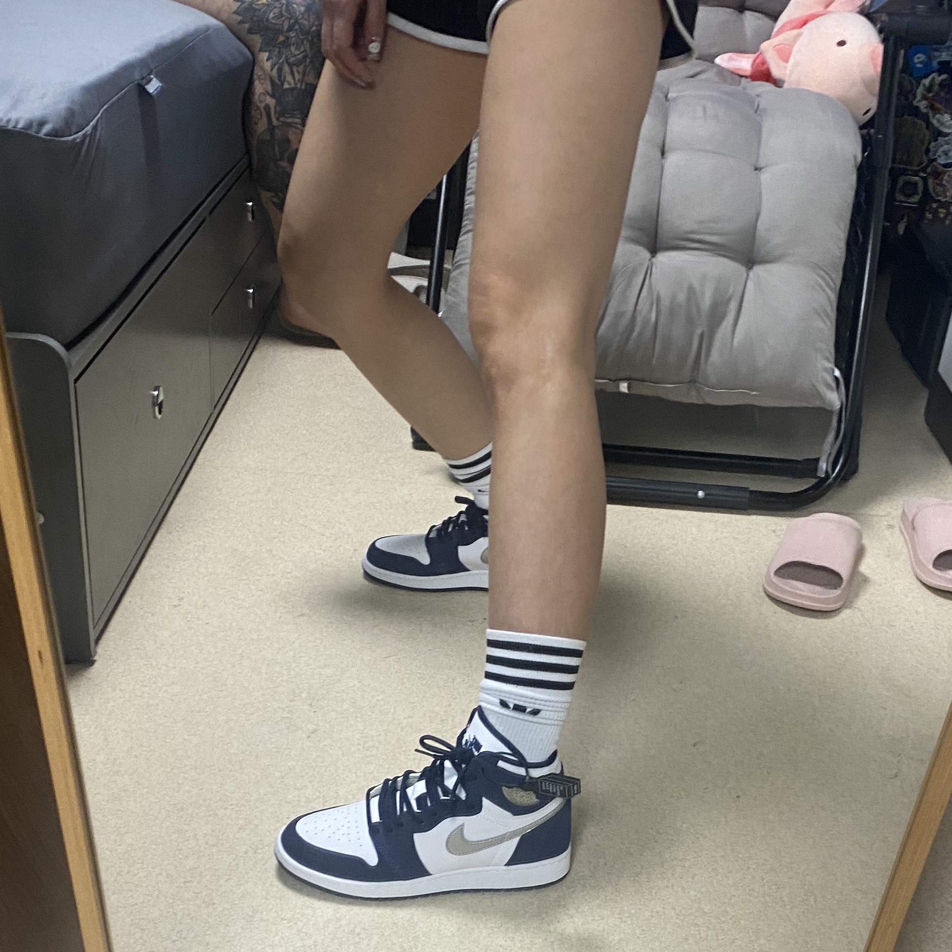Nike x Sacai x Undercover LDWaffle Black Bright Citron, Jordan 1 Retro High OG CO.JP Midnight Navy 착용 스타일 - 3
