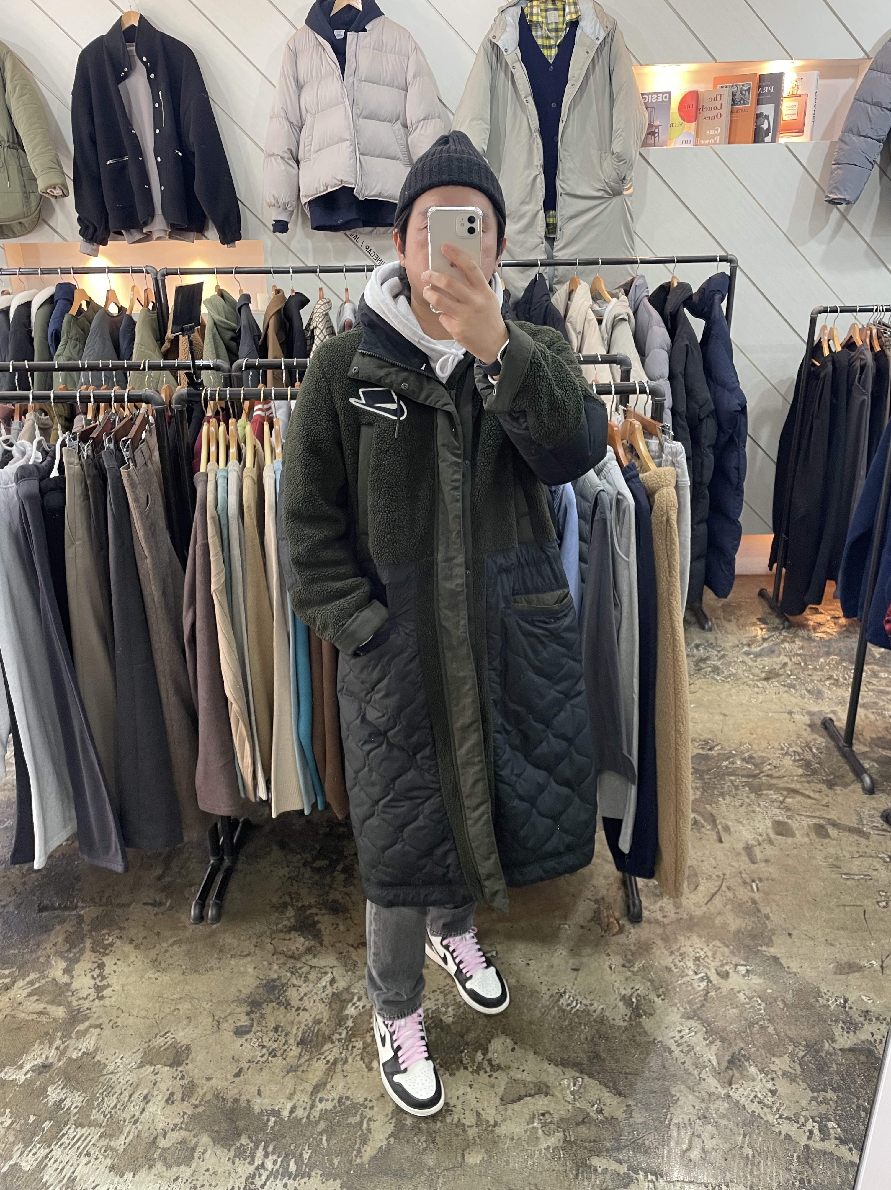 Jordan 1 Retro High OG Black Mocha 착용 스타일