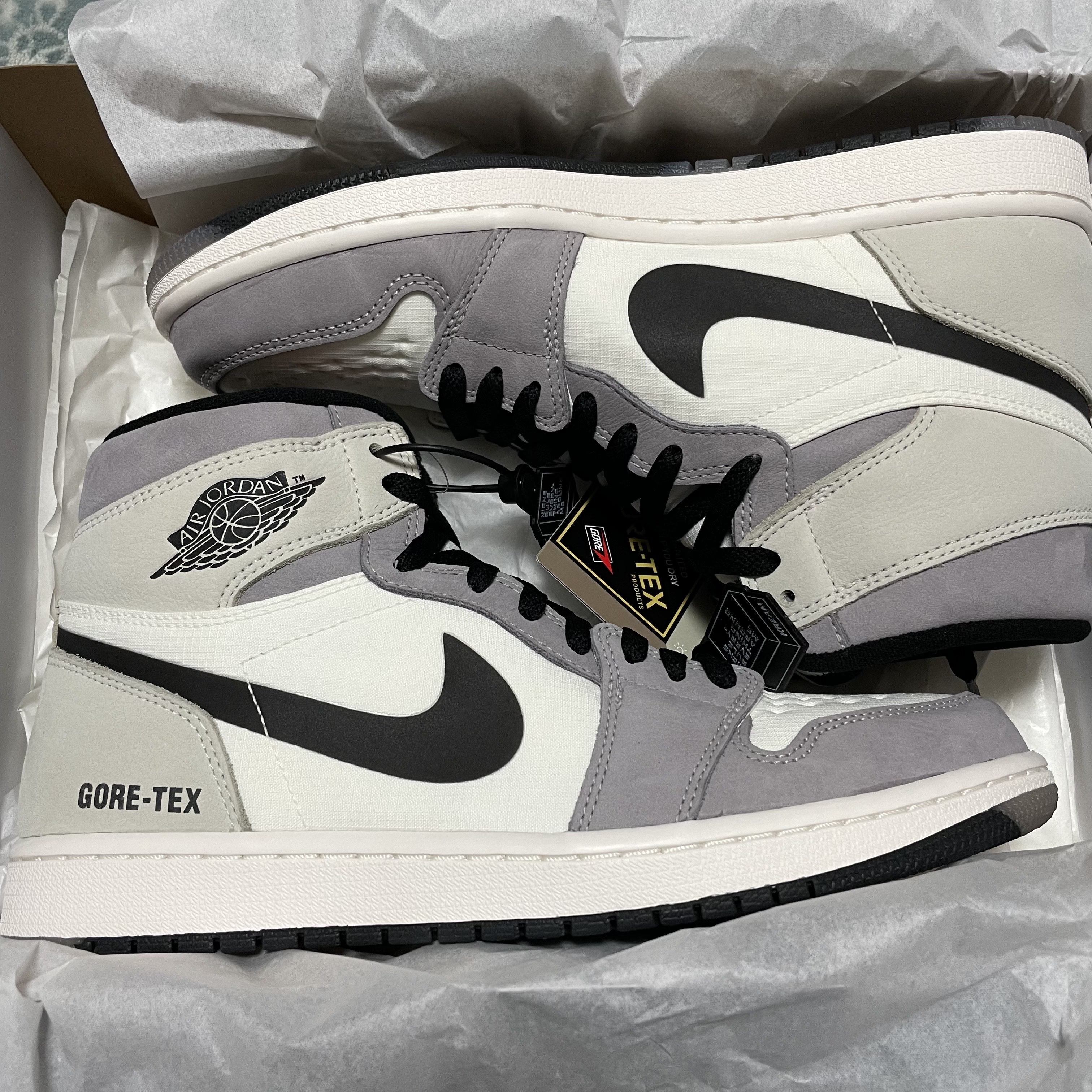 Jordan 1 Element Gore-Tex Sail 착용 스타일 - 3