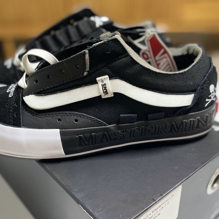 Vans Vault x Mastermind x END. Old Skool Cap LX Black 착용 스타일