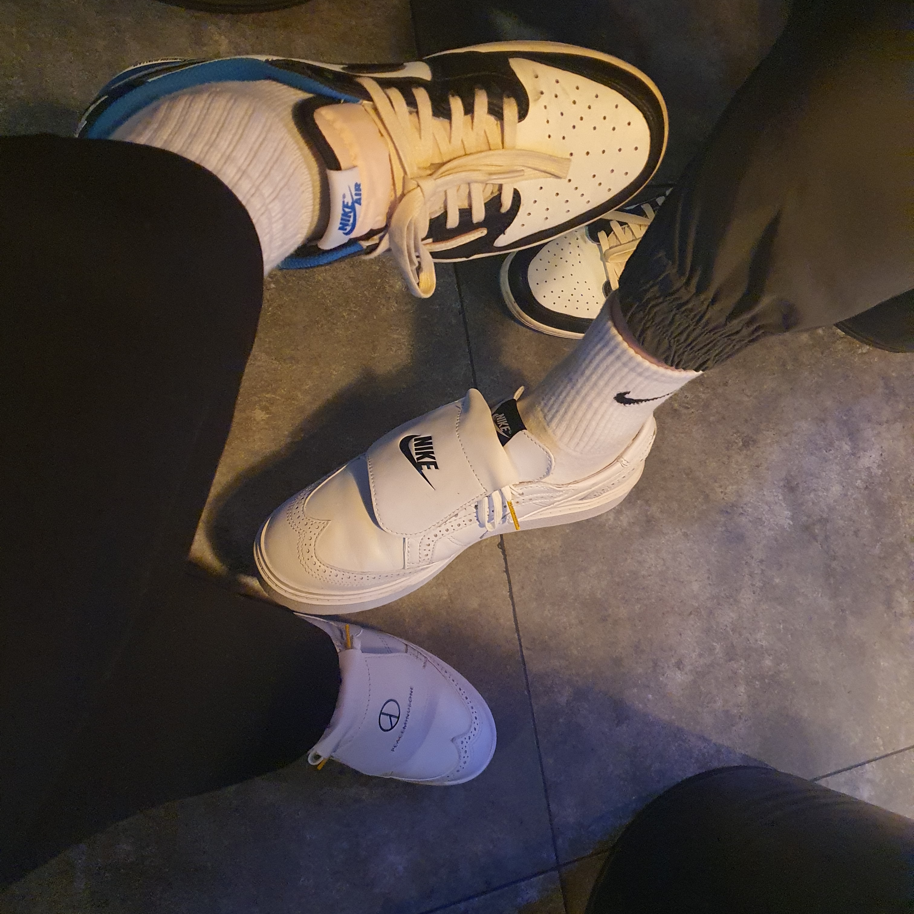 Jordan 1 x Travis Scott x Fragment Retro Low OG SP Military Blue, Nike x Peaceminusone Kwondo1 White 착용 스타일 - 1